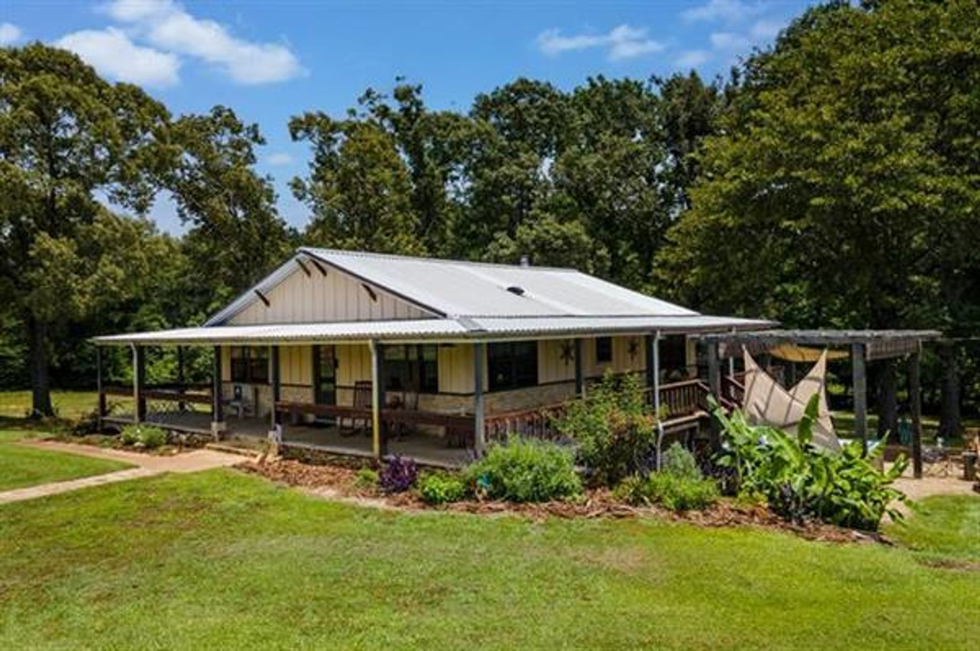 House in Leagueville, Texas 10229139