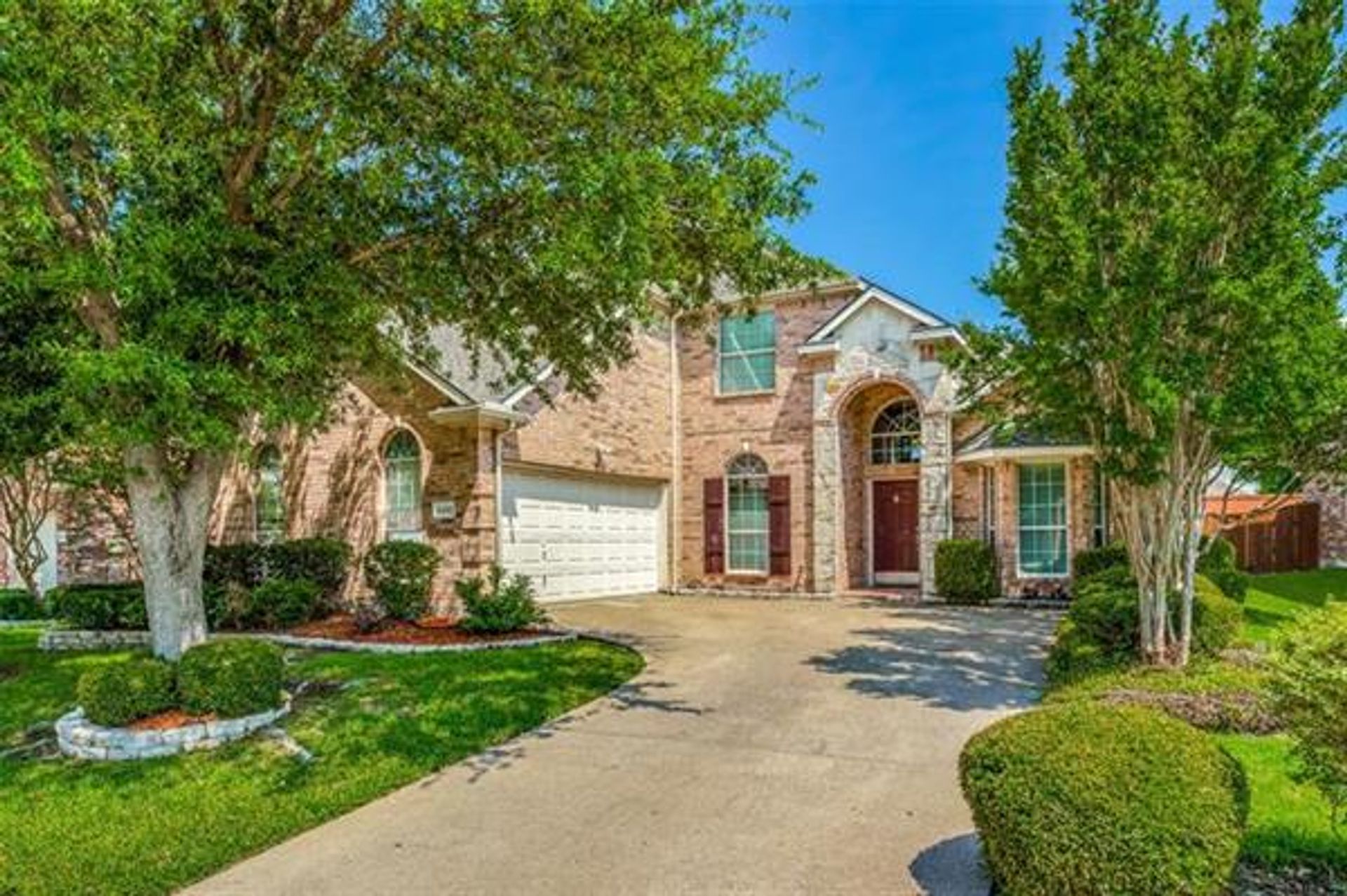 Dom w Liberty Grove, Texas 10229170