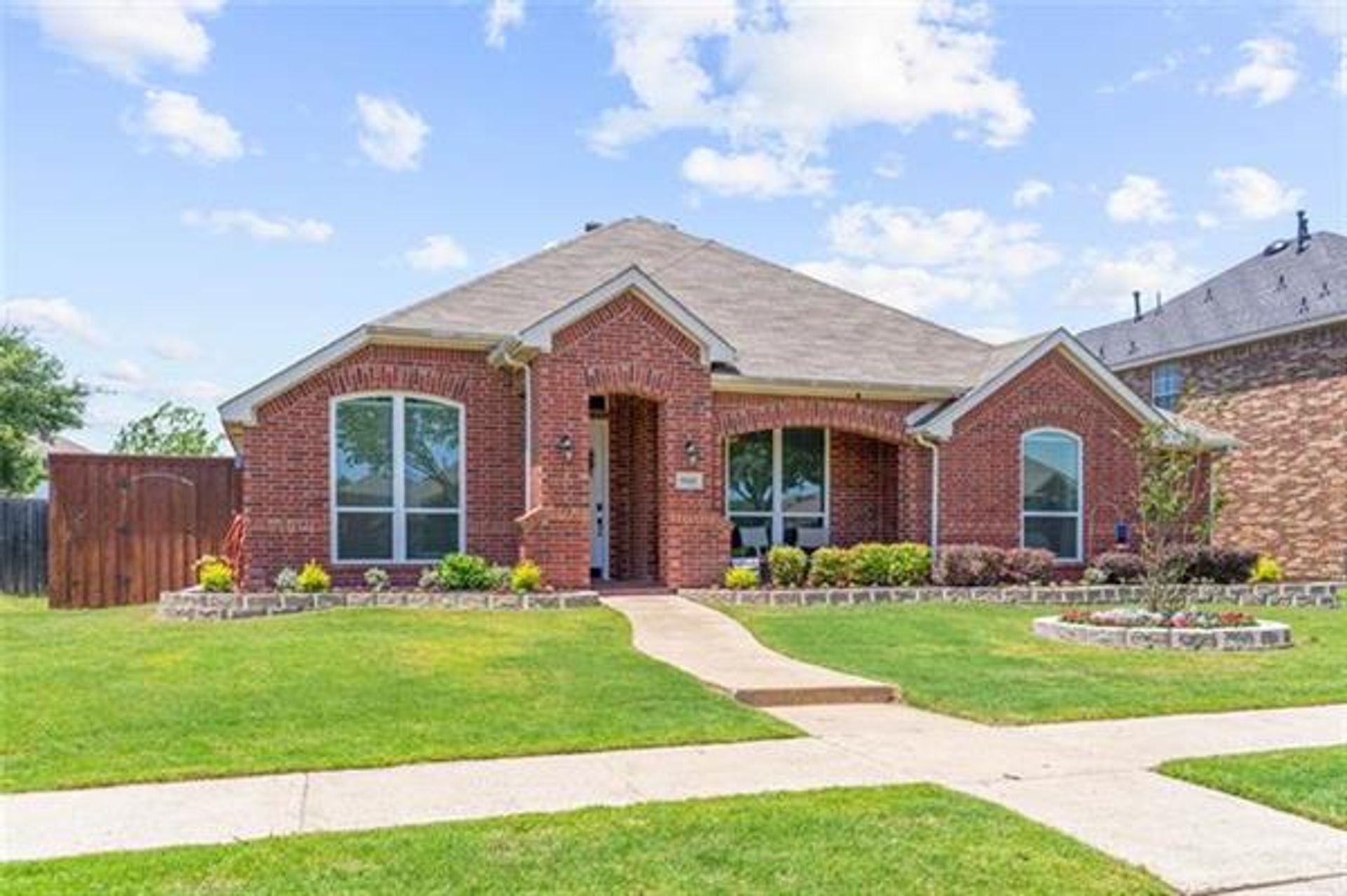 House in Rowlett, Texas 10229224