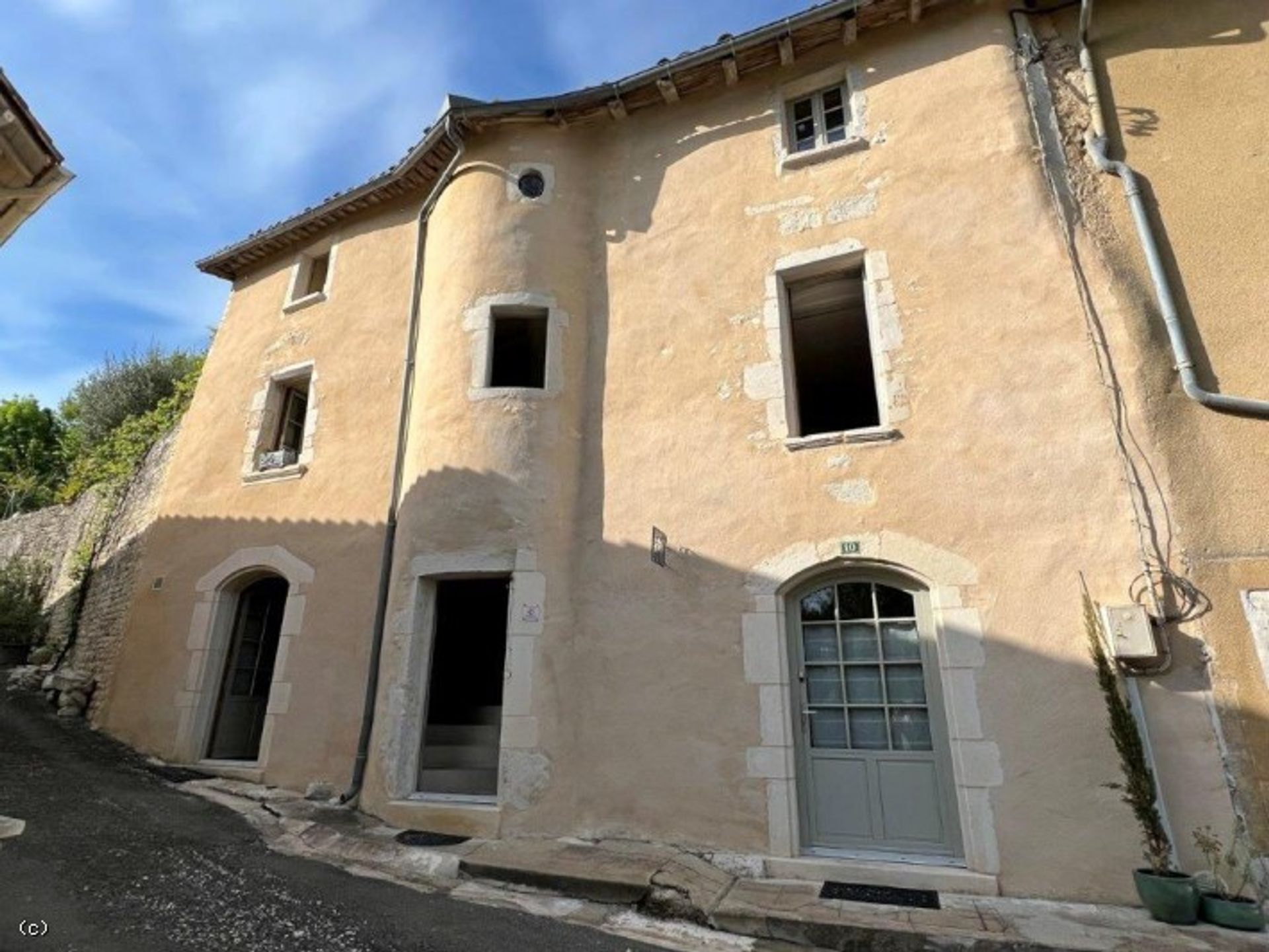 Hus i Verteuil-sur-Charente, Nouvelle-Aquitaine 10230198