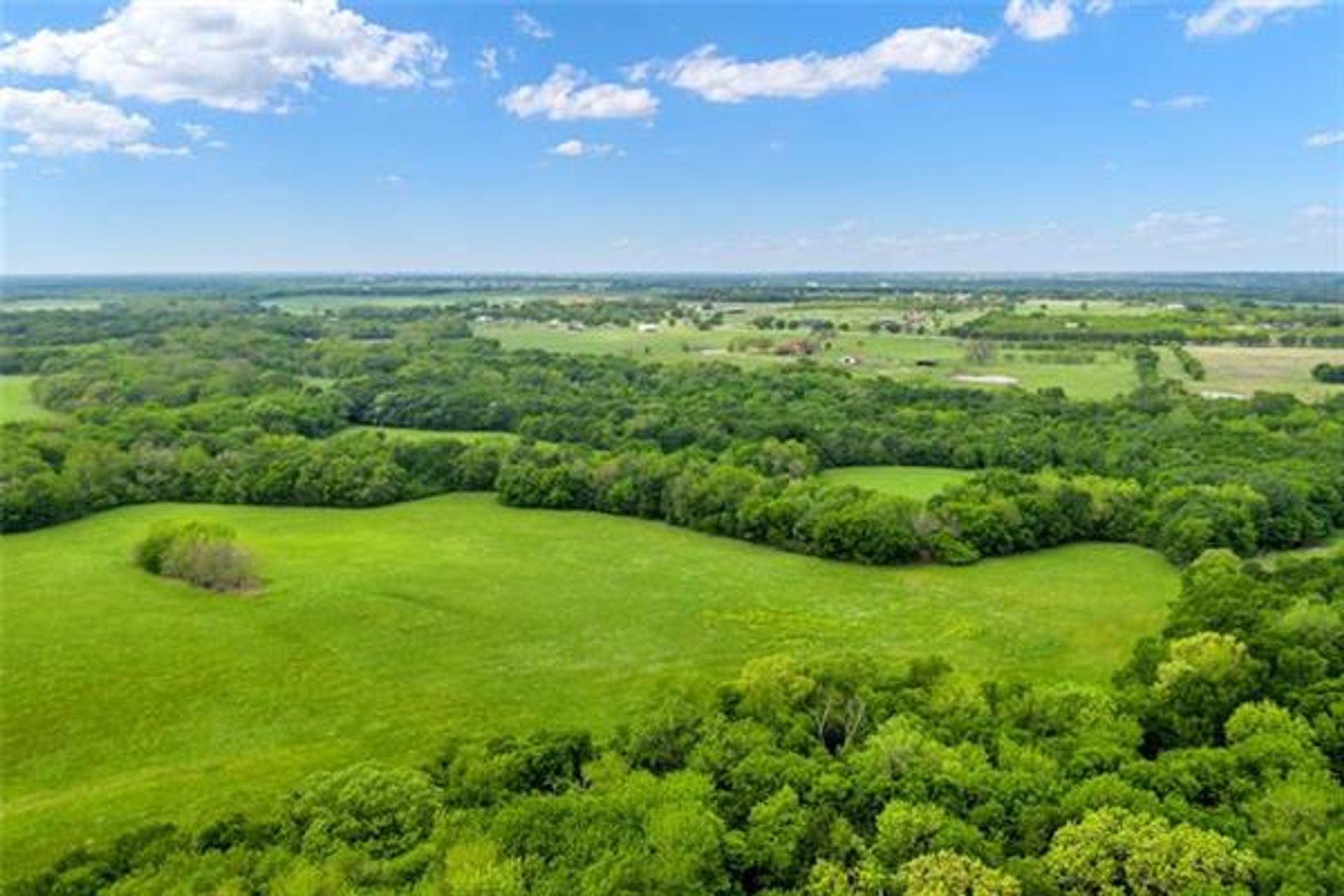 casa en Maypearl, Texas 10230361