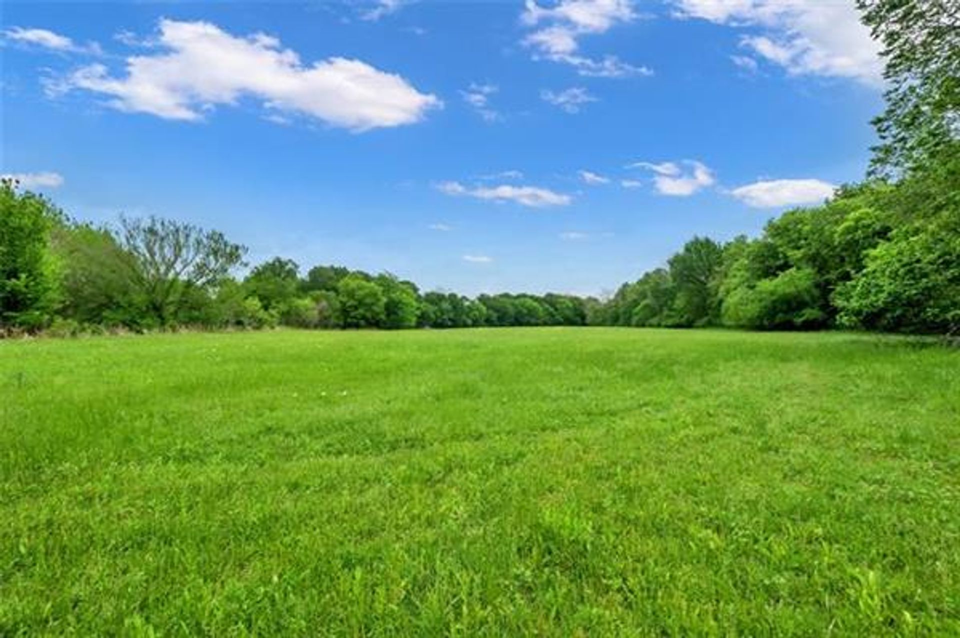 House in Maypearl, Texas 10230363