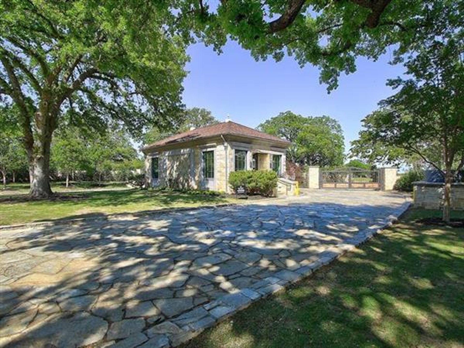 House in Westlake, Texas 10230389