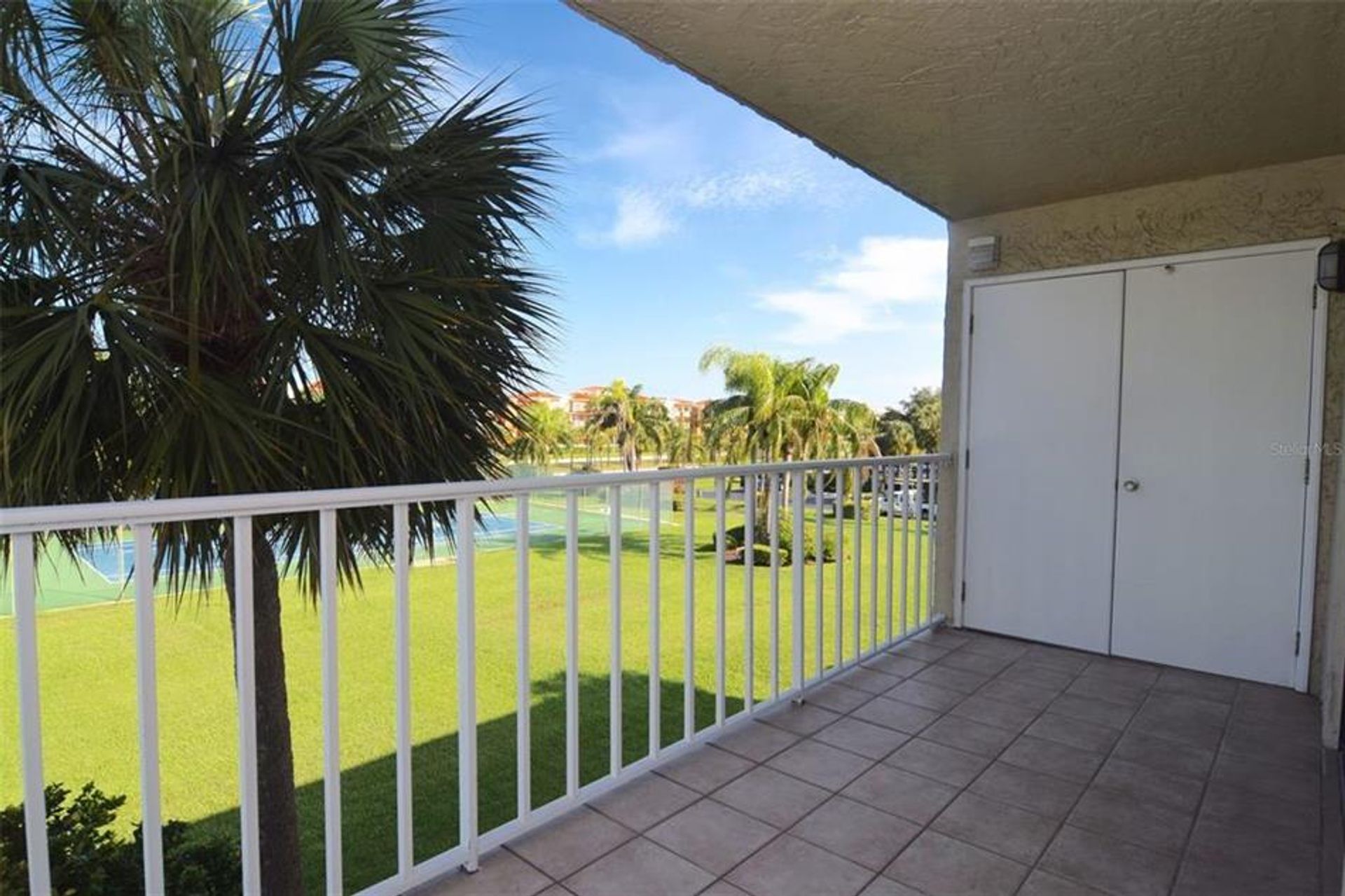 Condominium in St. Petersburg, Florida 10230831