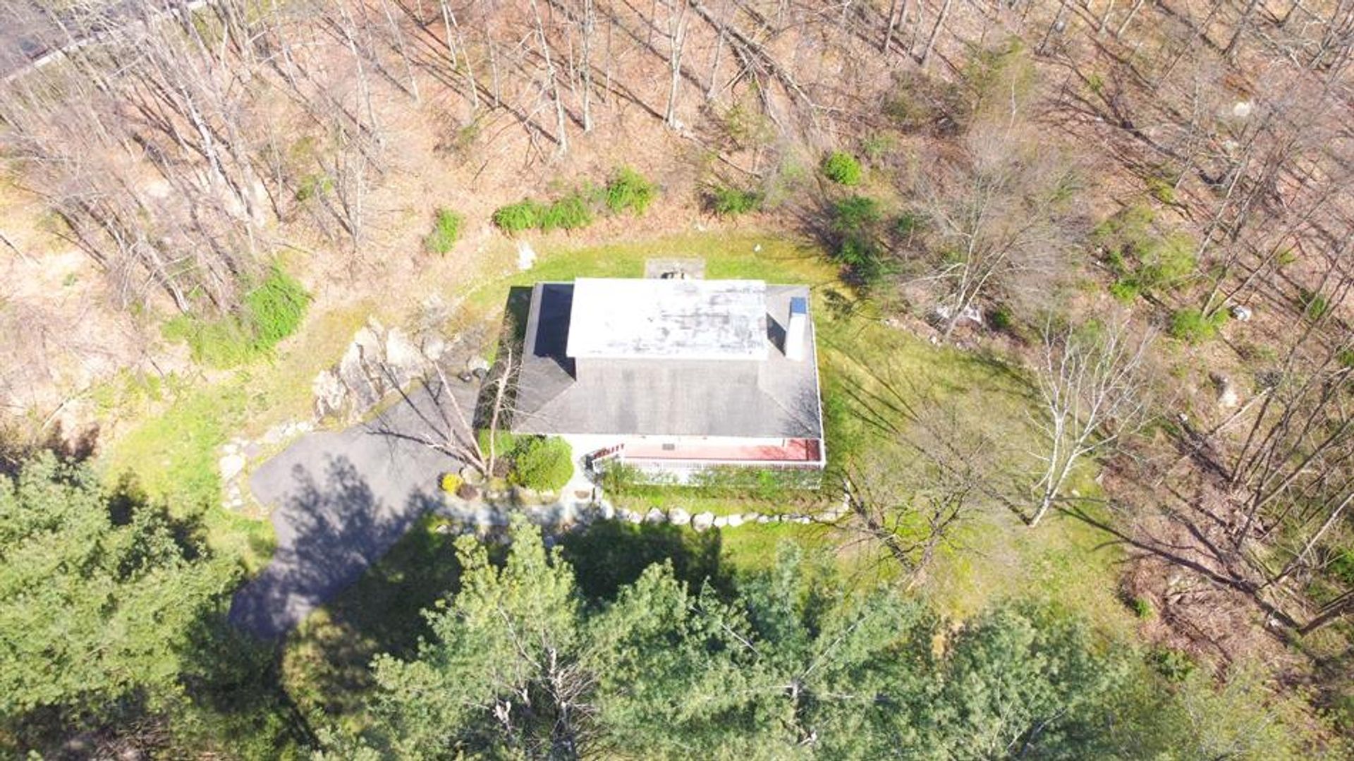 Rumah di Valley Pond Estates, New York 10231409