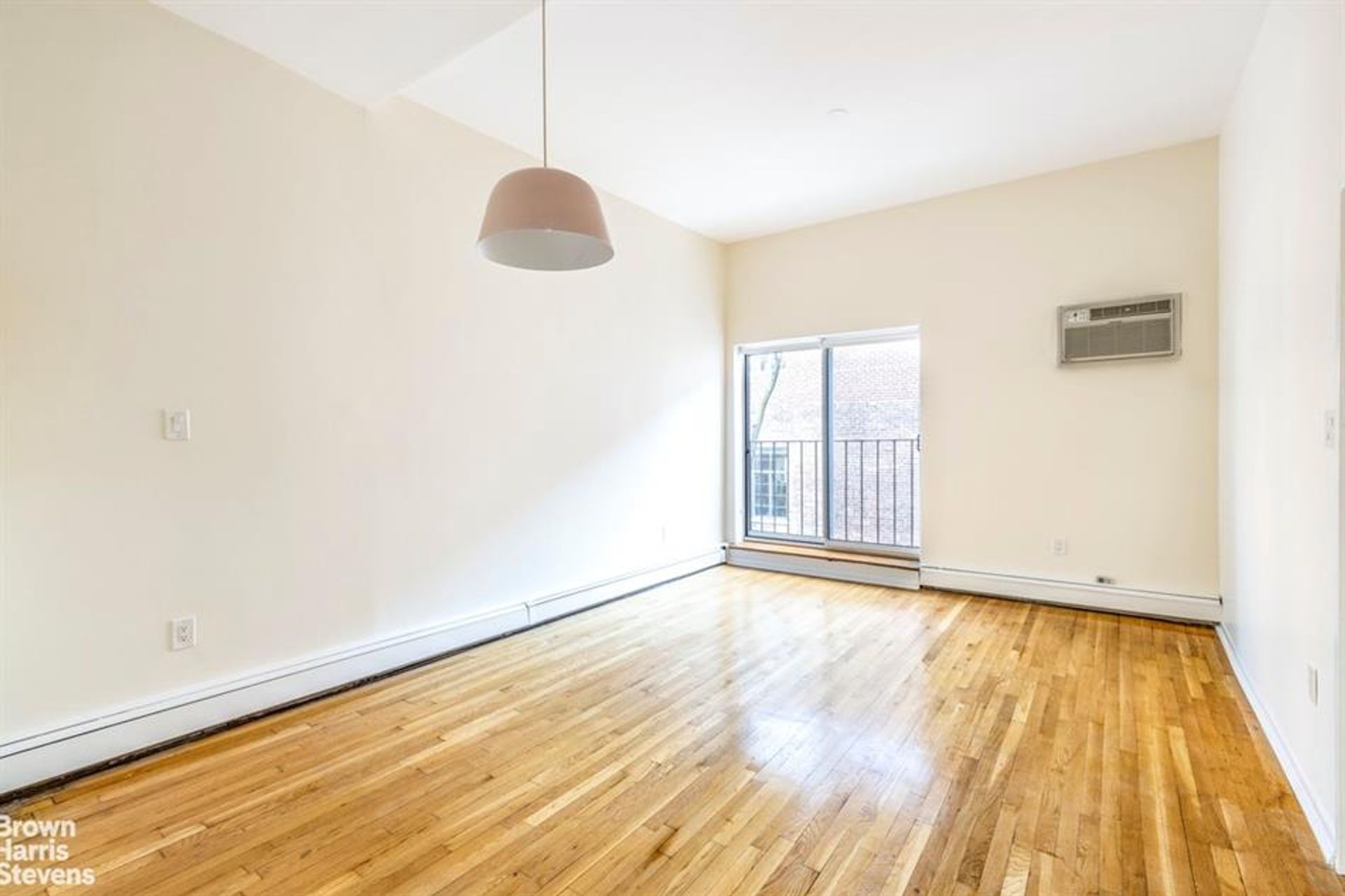 Condominium in Hoboken, New Jersey 10231680