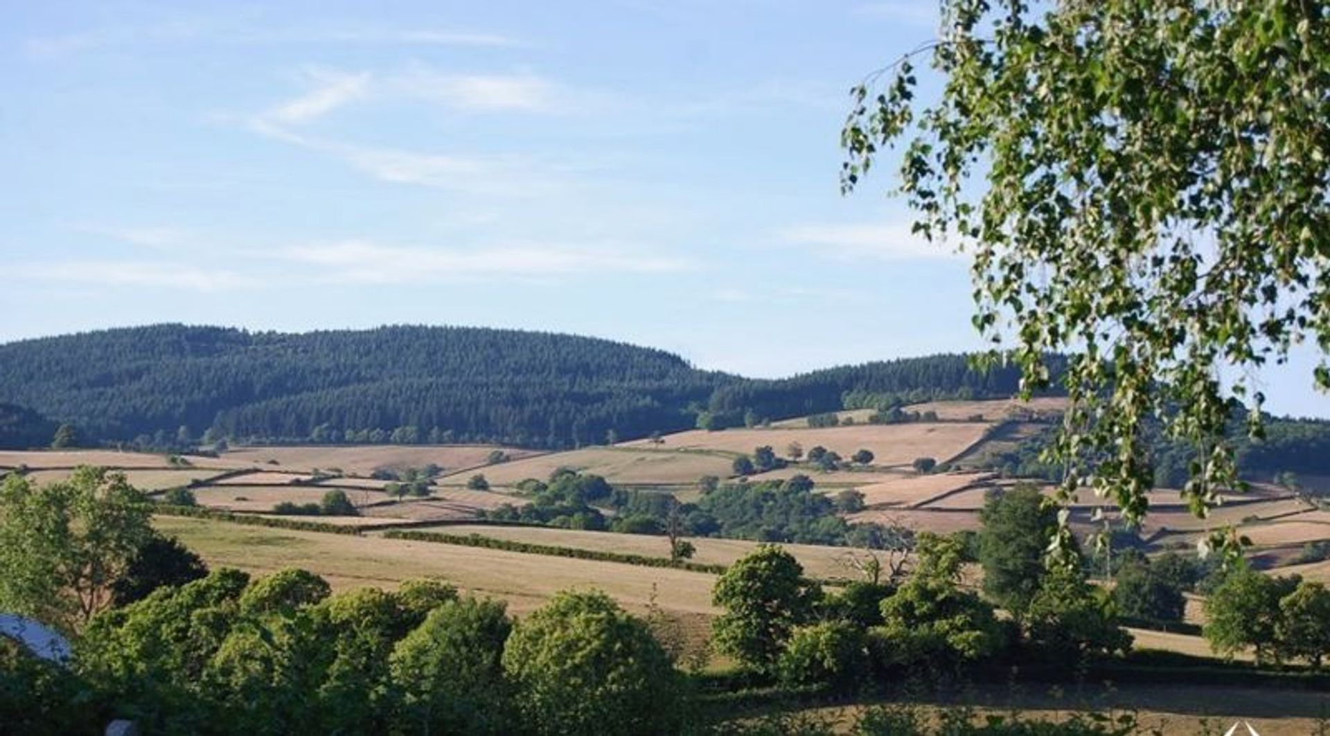 بيت في Charmoy, Bourgogne-Franche-Comté 10231765