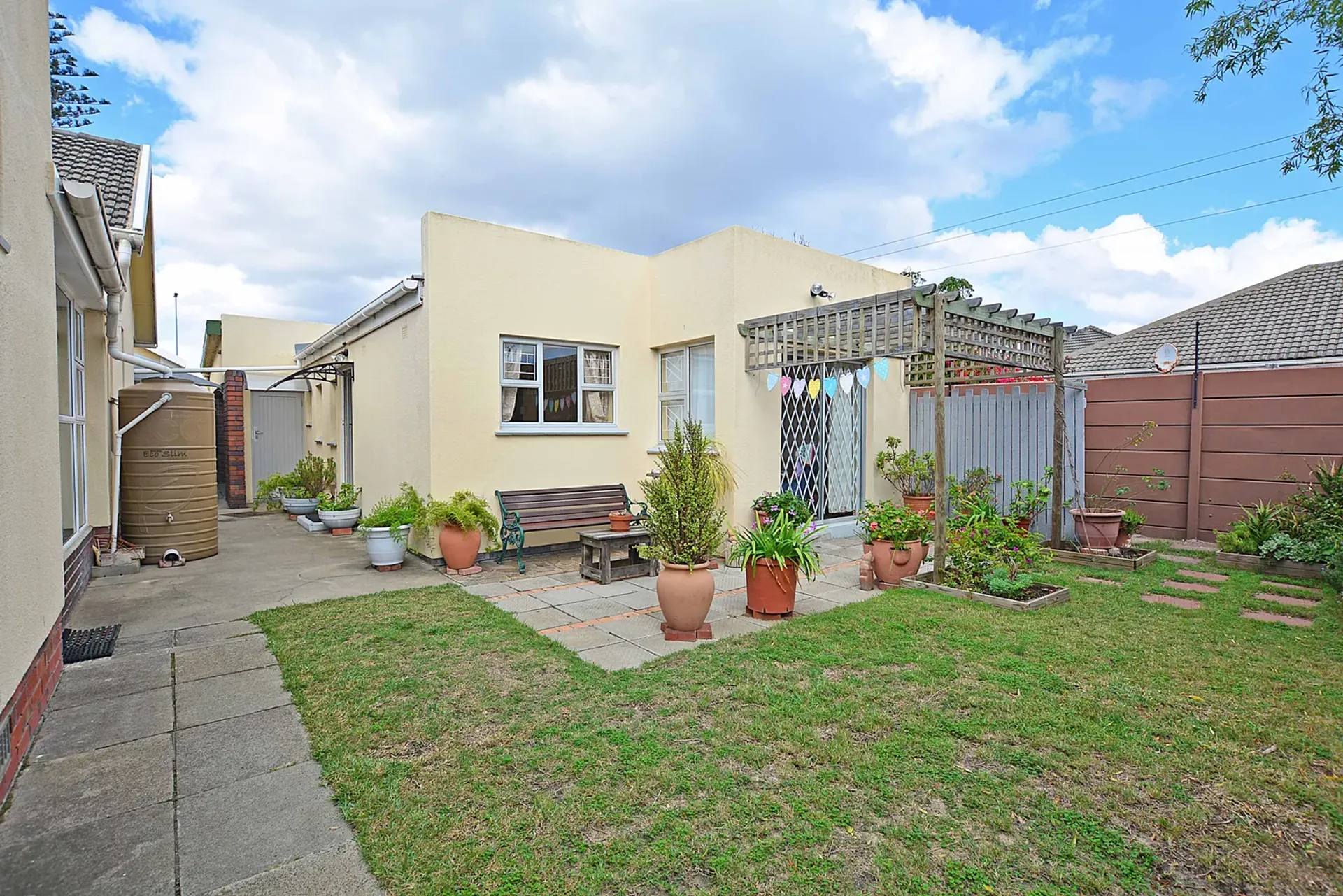 House in Cape Town, Western Cape 10234169