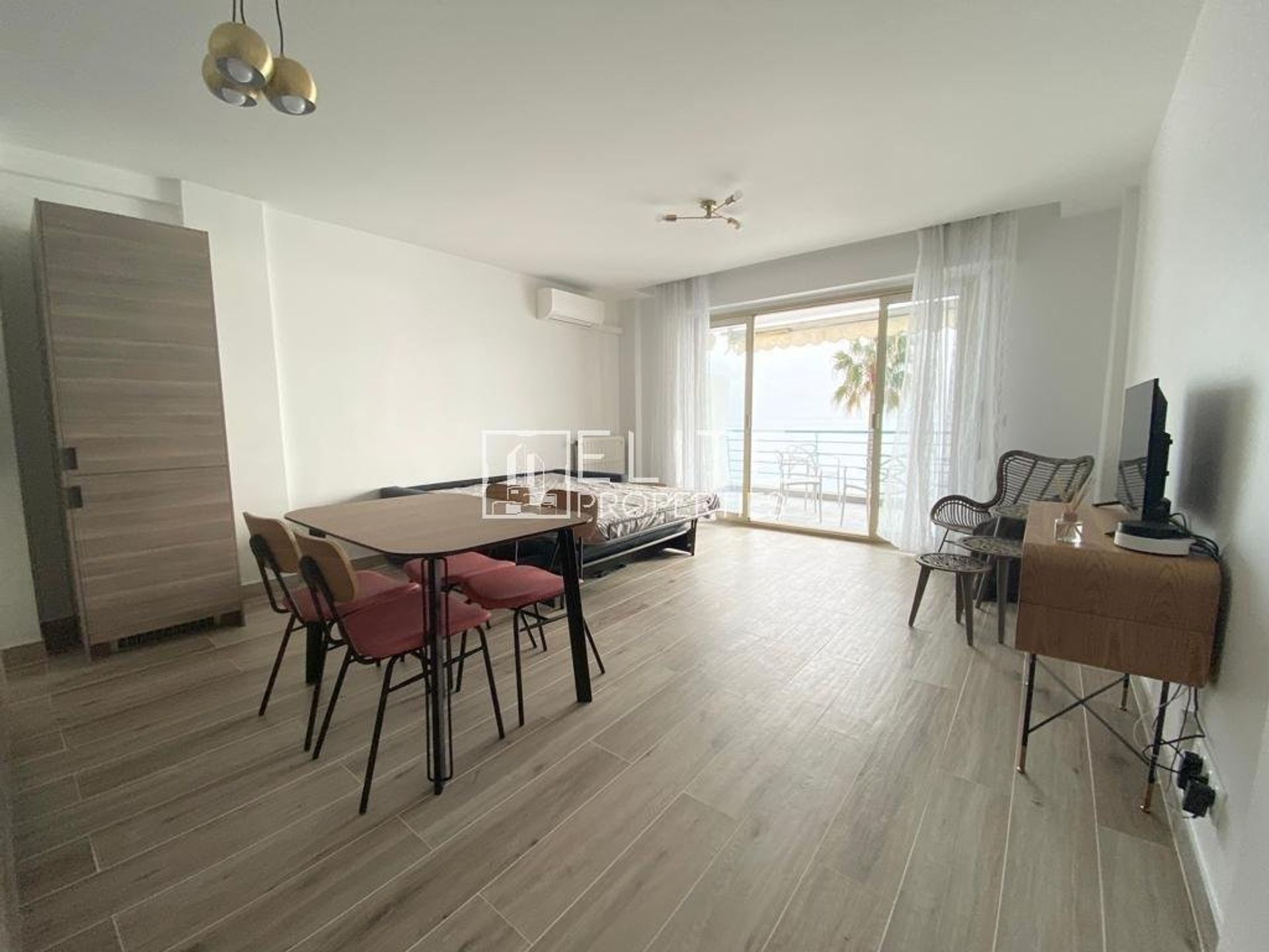 Кондоминиум в Antibes, Alpes-Maritimes 10234440