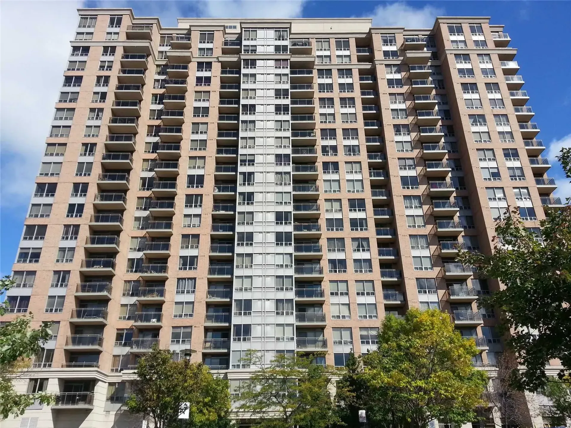 Condominium dans Mississauga, 55 Strathaven Drive 10234813