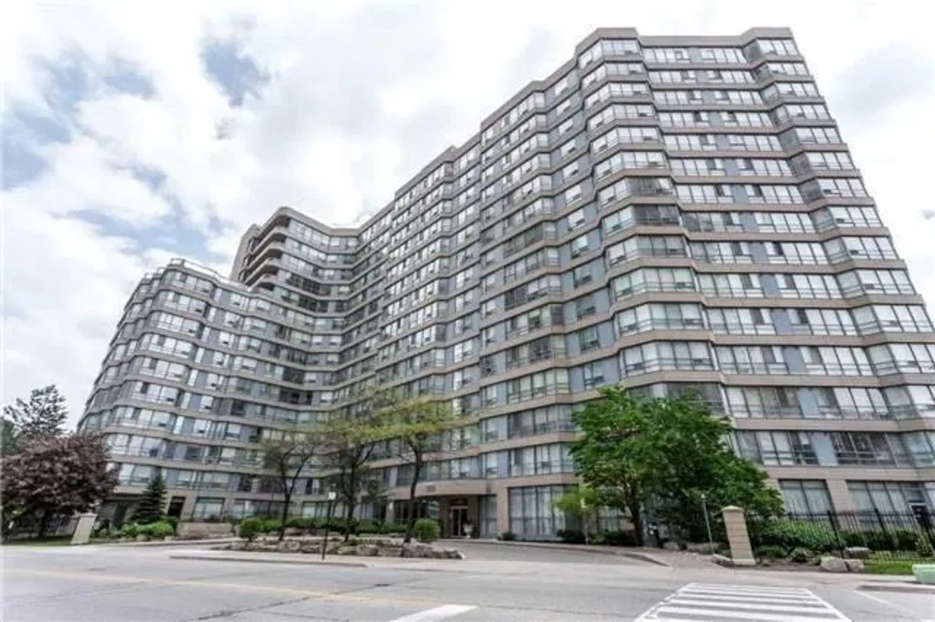 Condominium dans Mississauga, 250 Webb Drive 10347777