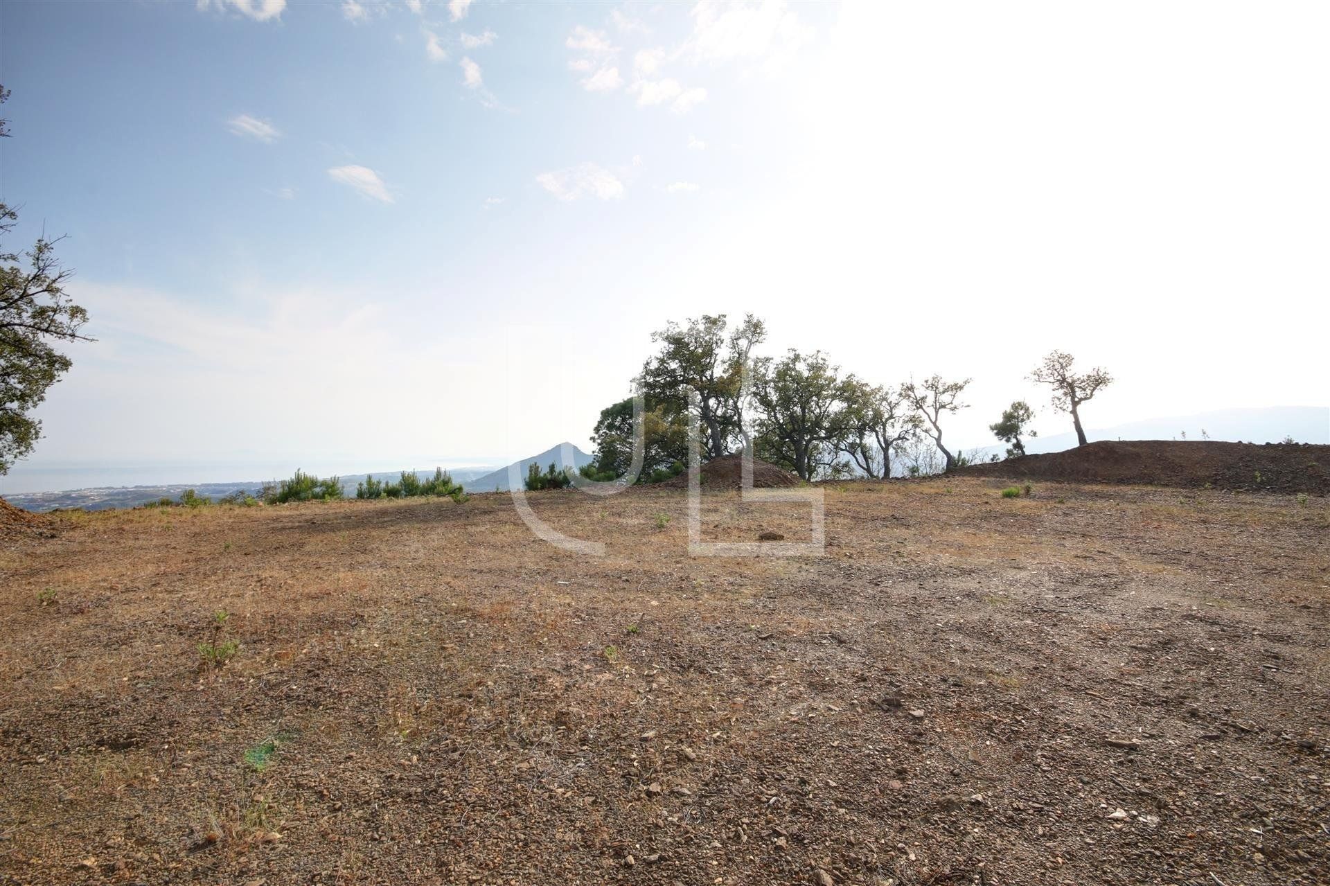 Land in Benahavís, Andalucía 10485361