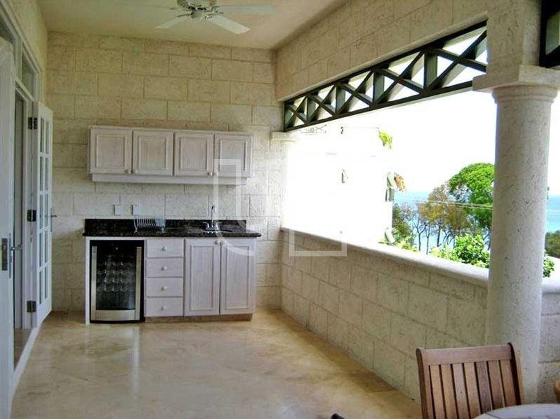 Condominium in Holetown, Saint James 10485430