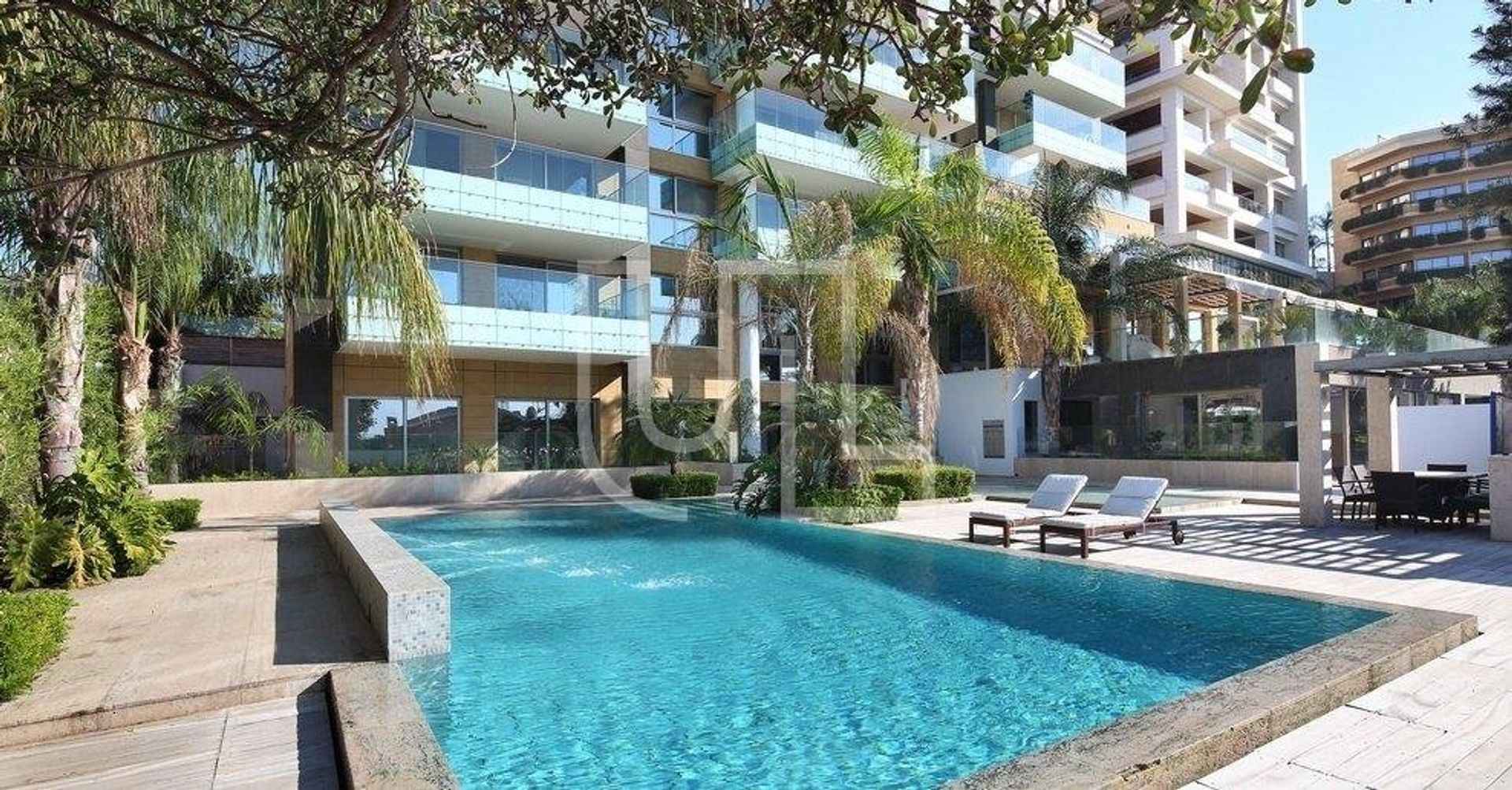 Condominium in Agios Tychon, Larnaka 10485532