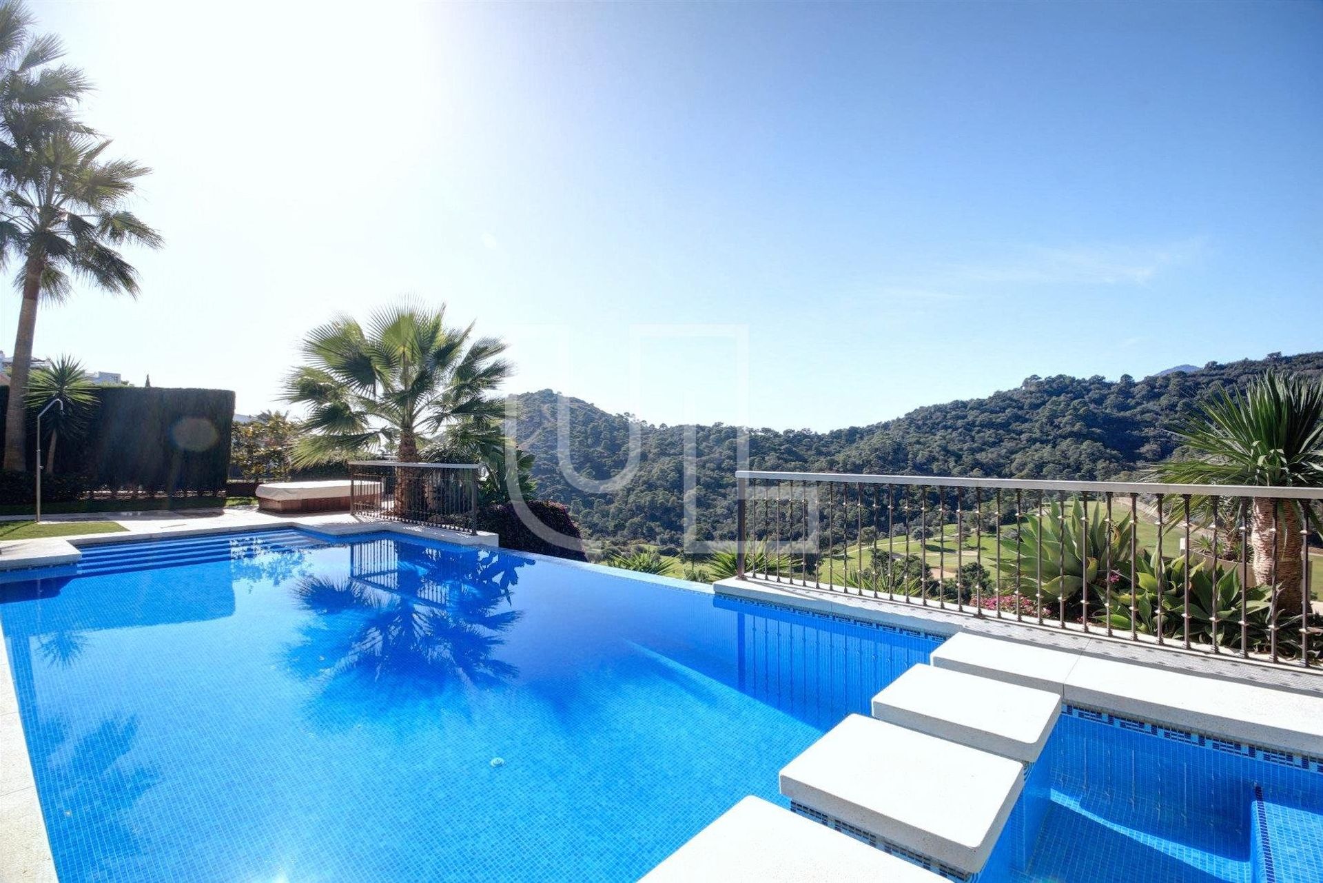 House in Benahavis, Andalusia 10485596