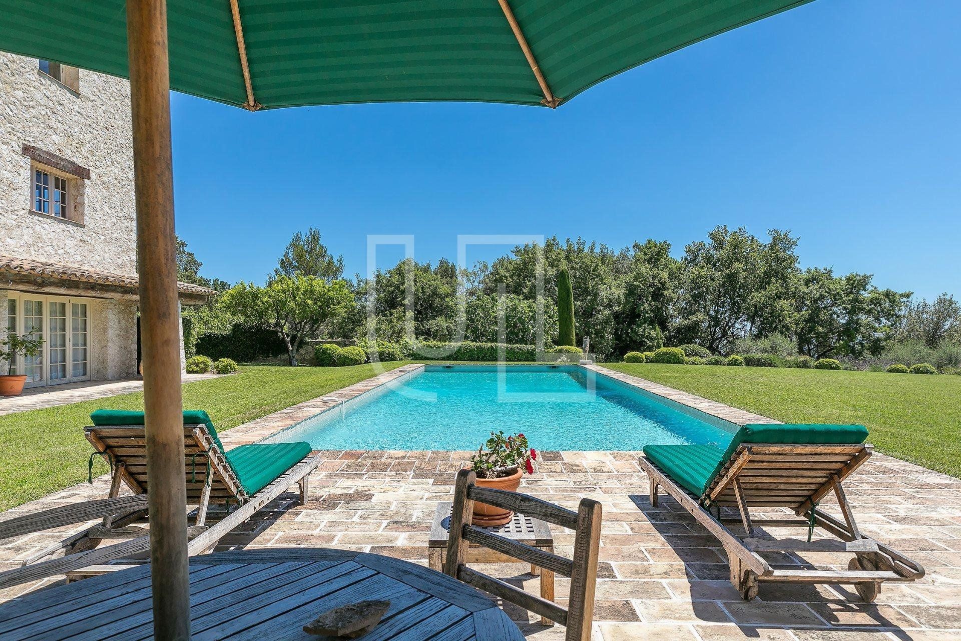 House in La Colle-sur-Loup, Provence-Alpes-Côte d'Azur 10485655