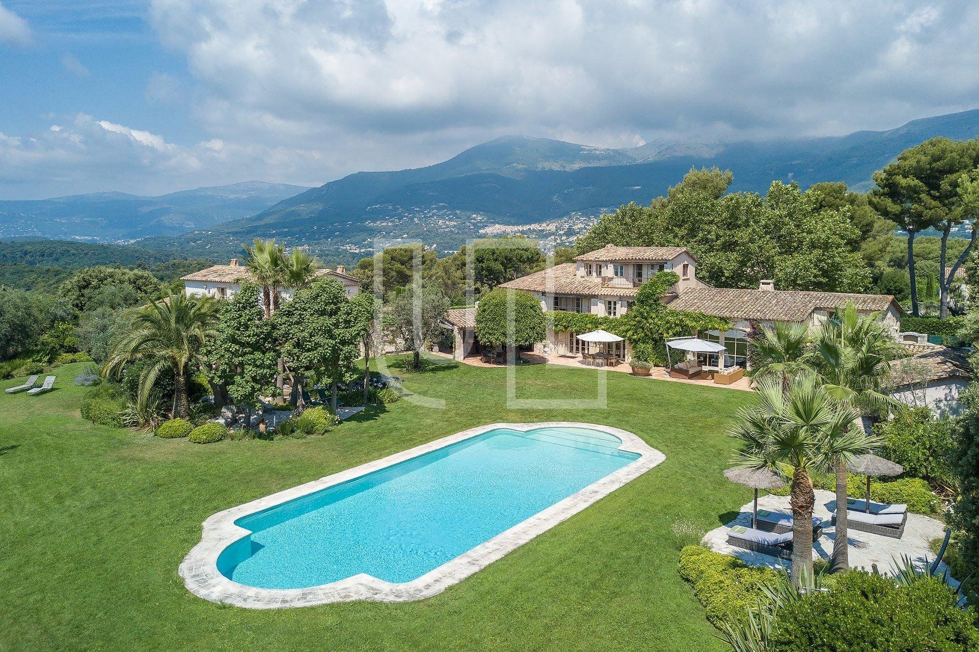 Rumah di Saint-Paul-de-Vence, Provence-Alpes-Cote d'Azur 10485658