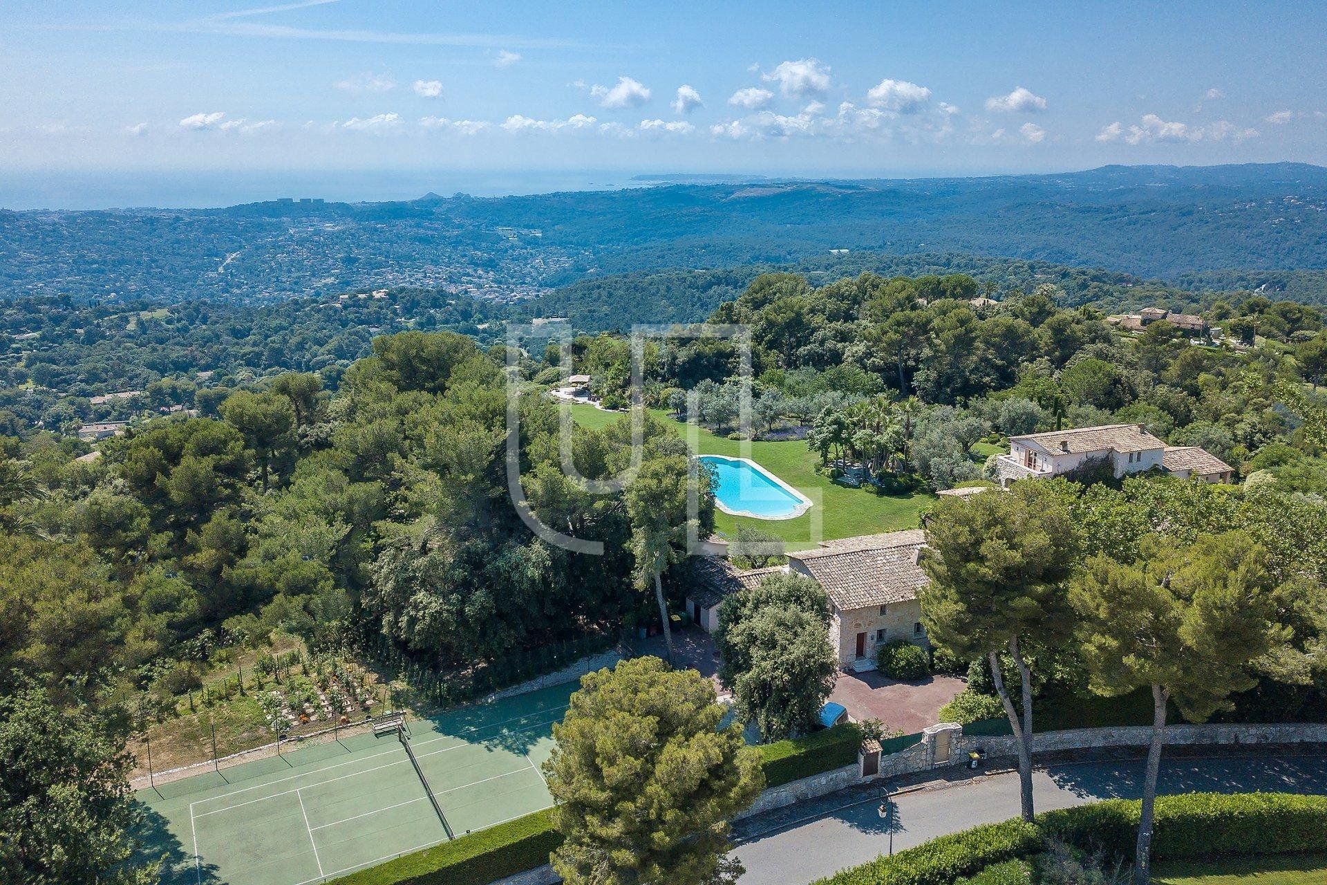 Rumah di Saint-Paul-de-Vence, Provence-Alpes-Côte d'Azur 10485658