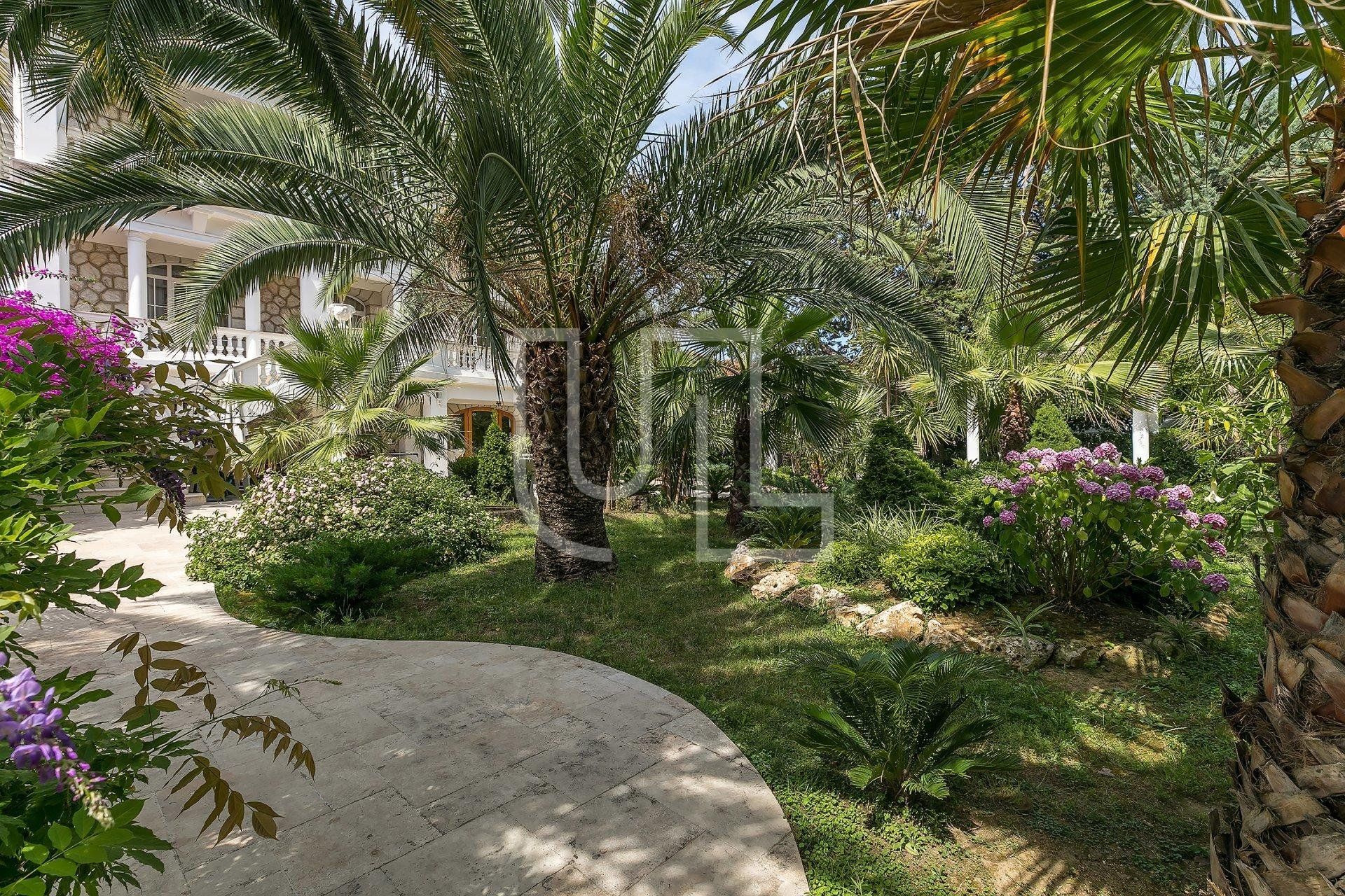 Rumah di Cagnes-sur-Mer, Provence-Alpes-Cote d'Azur 10485661