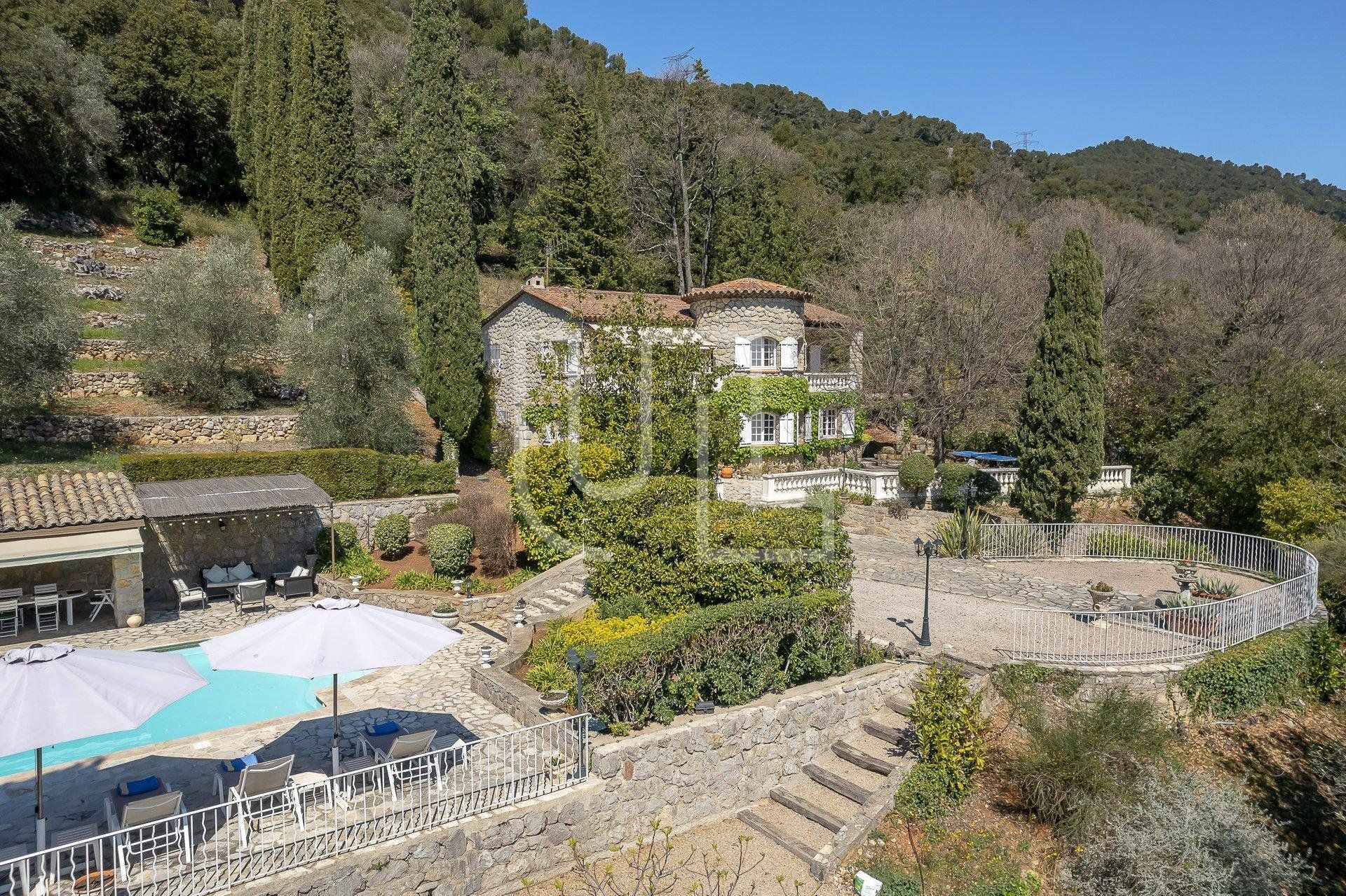 Talo sisään Le Tignet, Provence-Alpes-Côte d'Azur 10485670