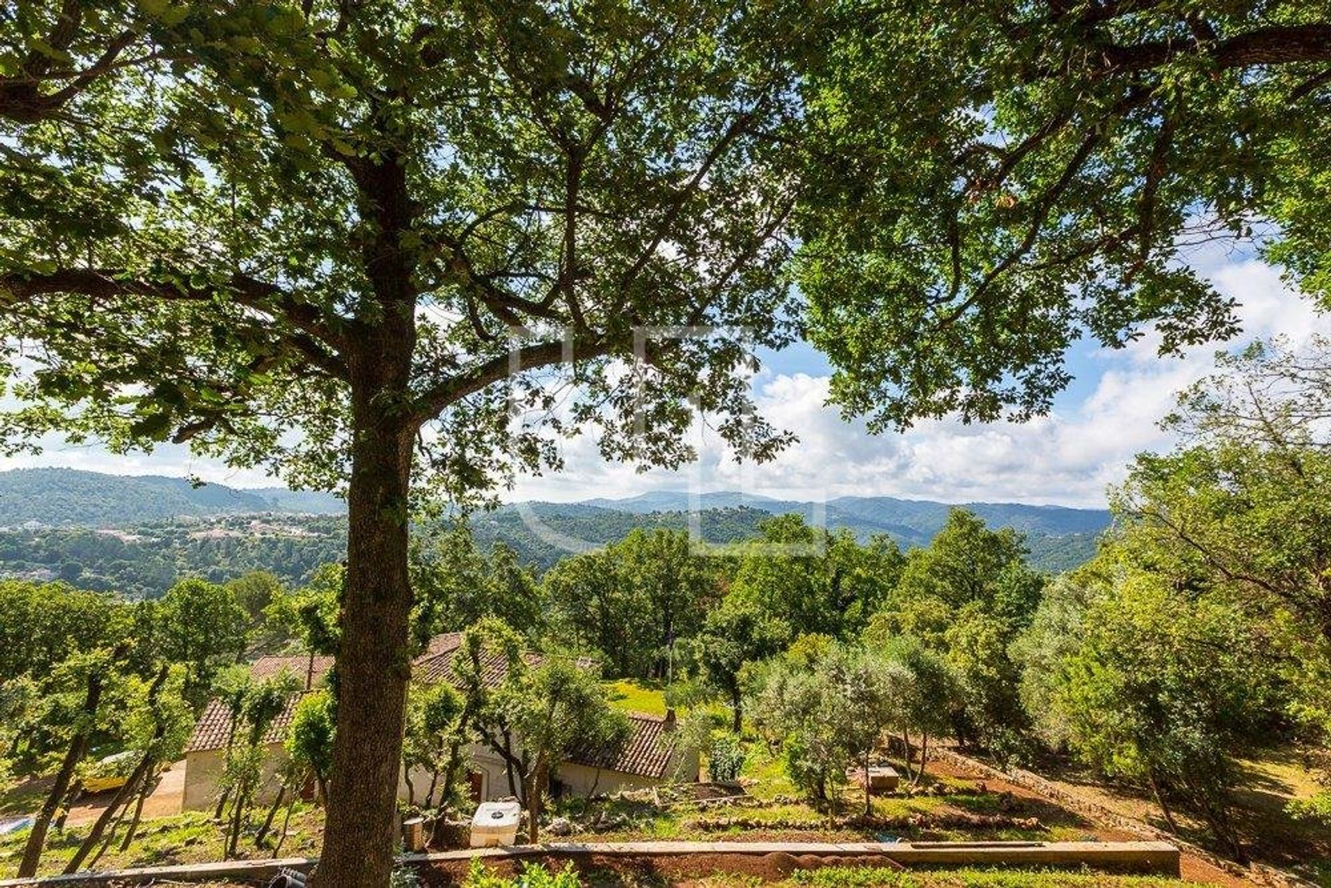 Talo sisään Le Tignet, Provence-Alpes-Côte d'Azur 10485670