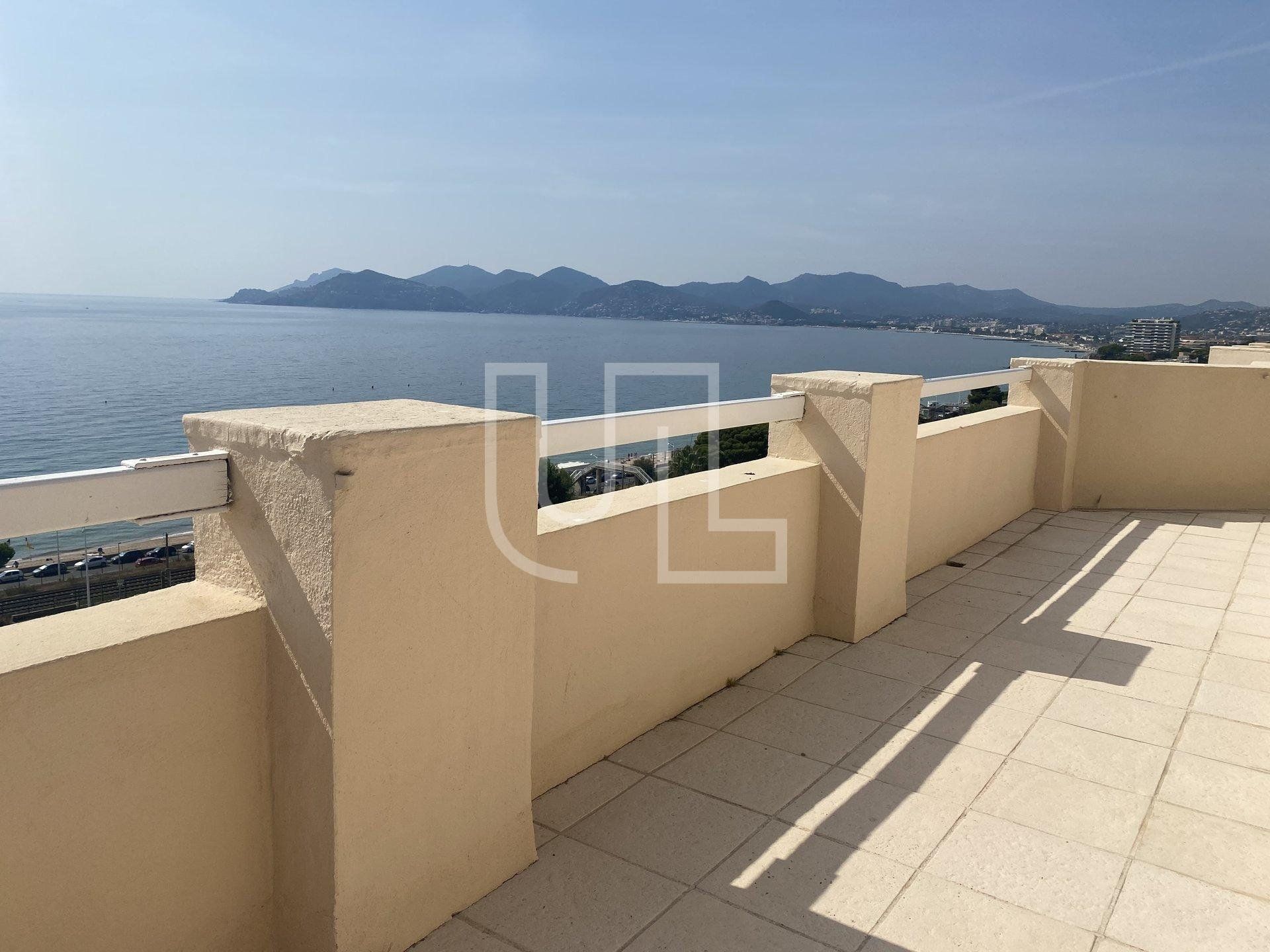 公寓 在 Cannes, Provence-Alpes-Côte d'Azur 10485712