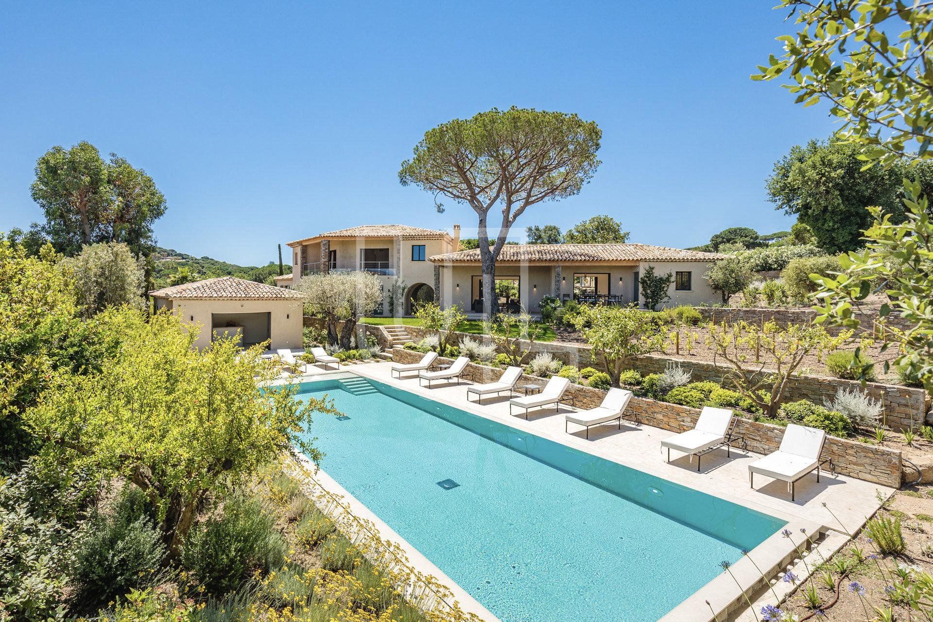 بيت في Saint-Tropez, Provence-Alpes-Côte d'Azur 10485725