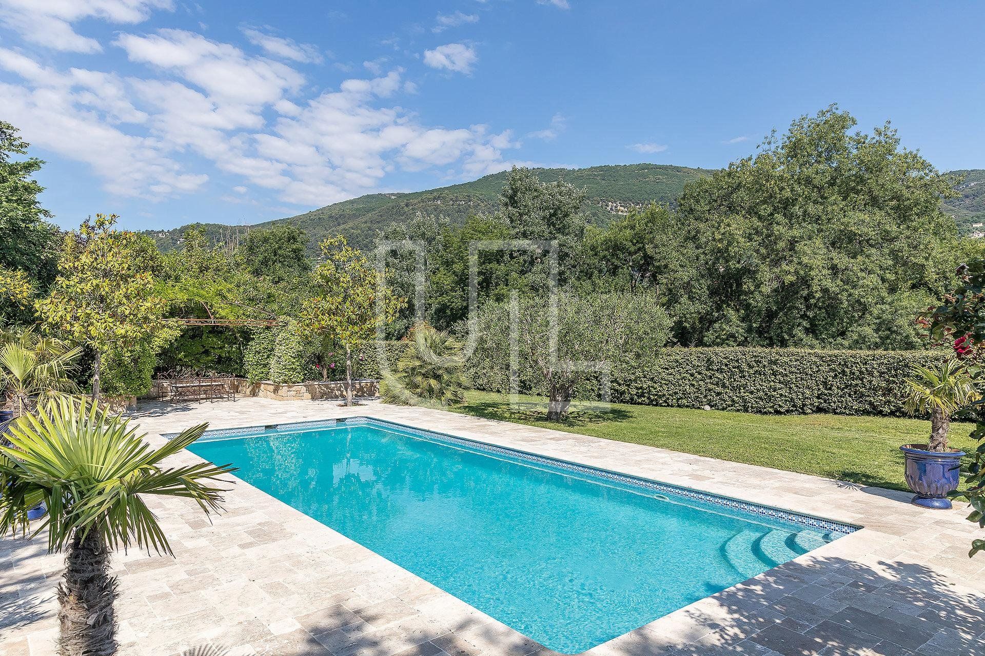 Rumah di Grasse, Provence-Alpes-Côte d'Azur 10485752