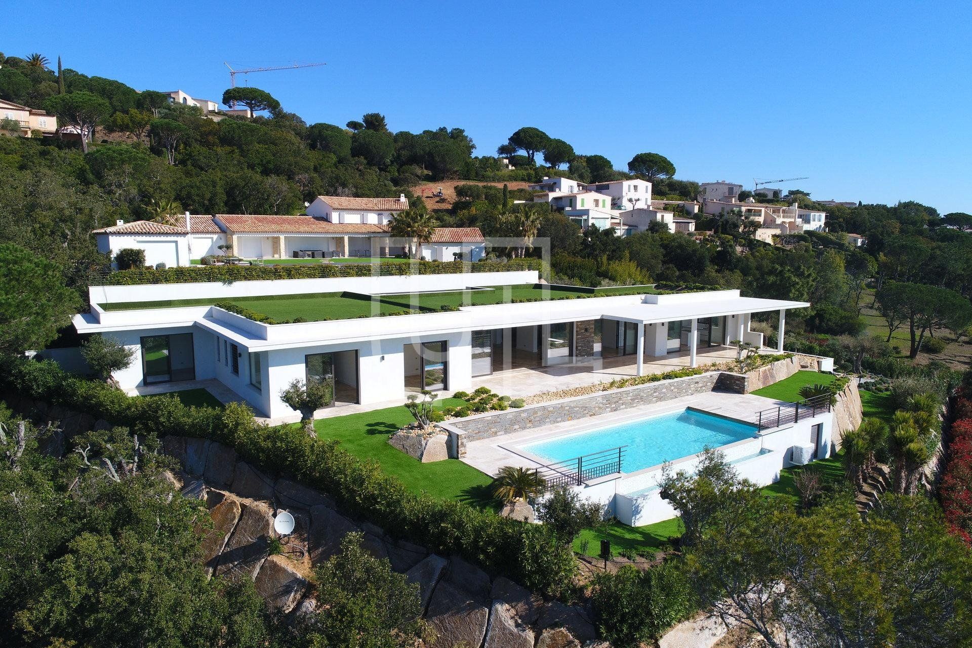 жилой дом в Grimaud, Provence-Alpes-Côte d'Azur 10485770