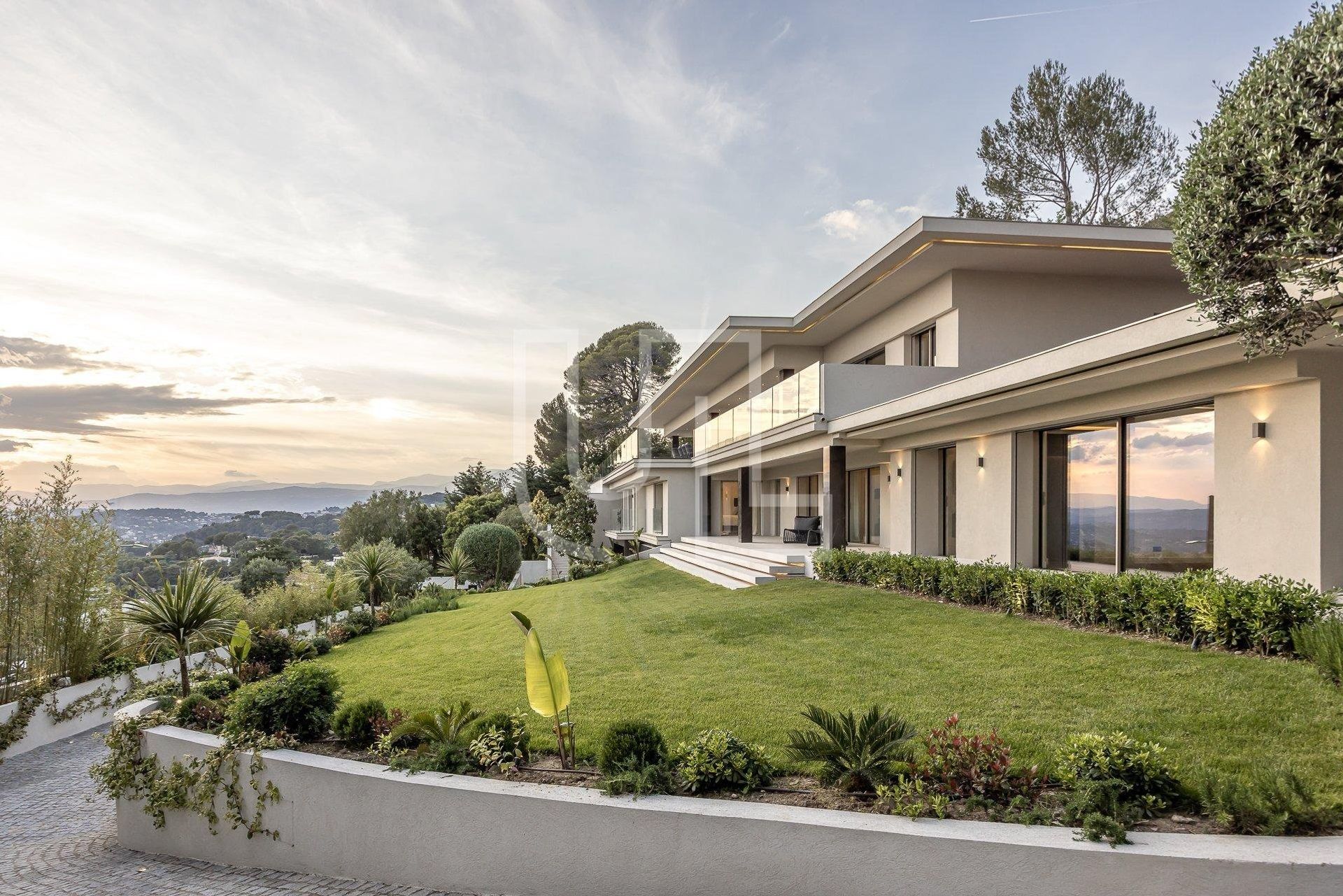 House in Le Cannet, Provence-Alpes-Côte d'Azur 10485793