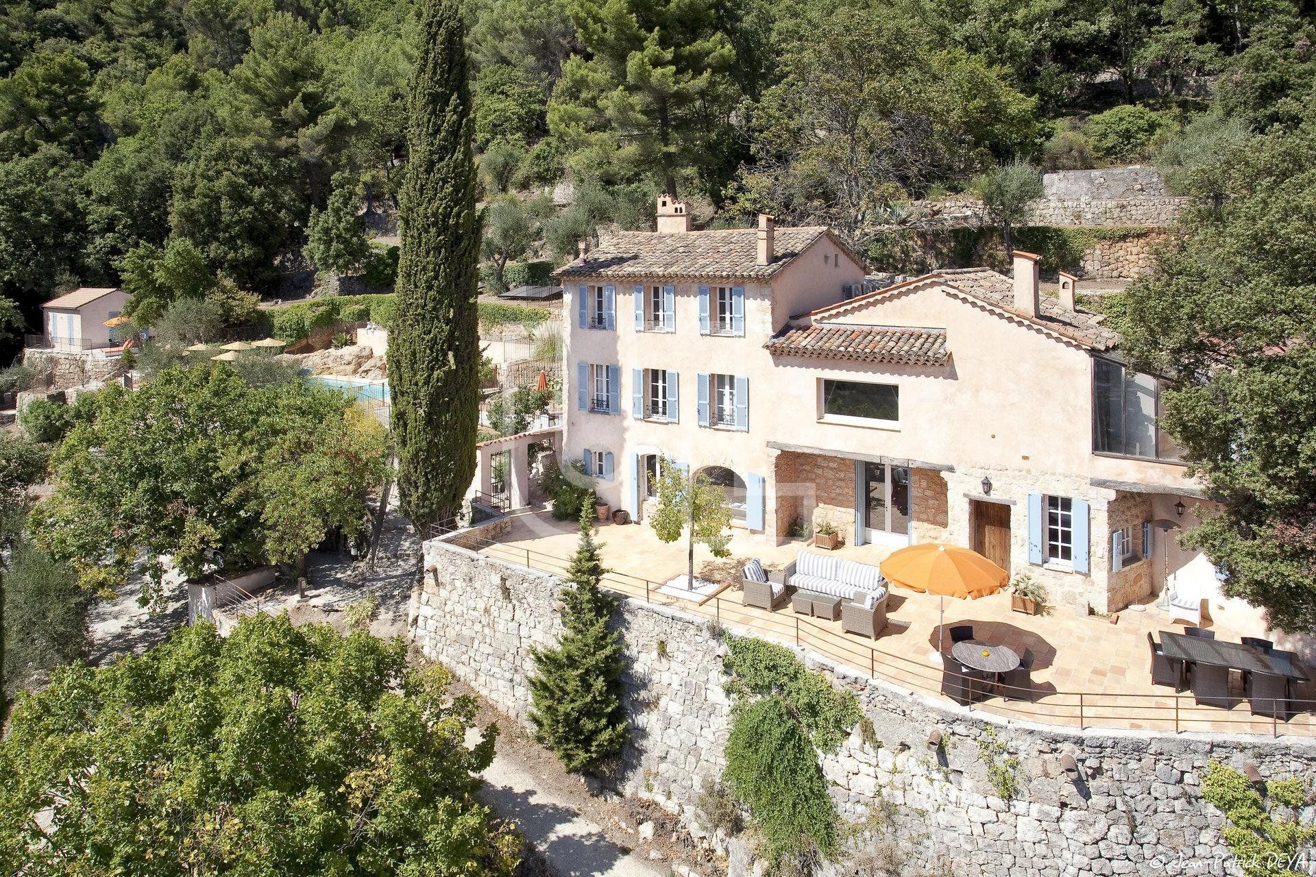 Rumah di Grasse, Provence-Alpes-Côte d'Azur 10485794