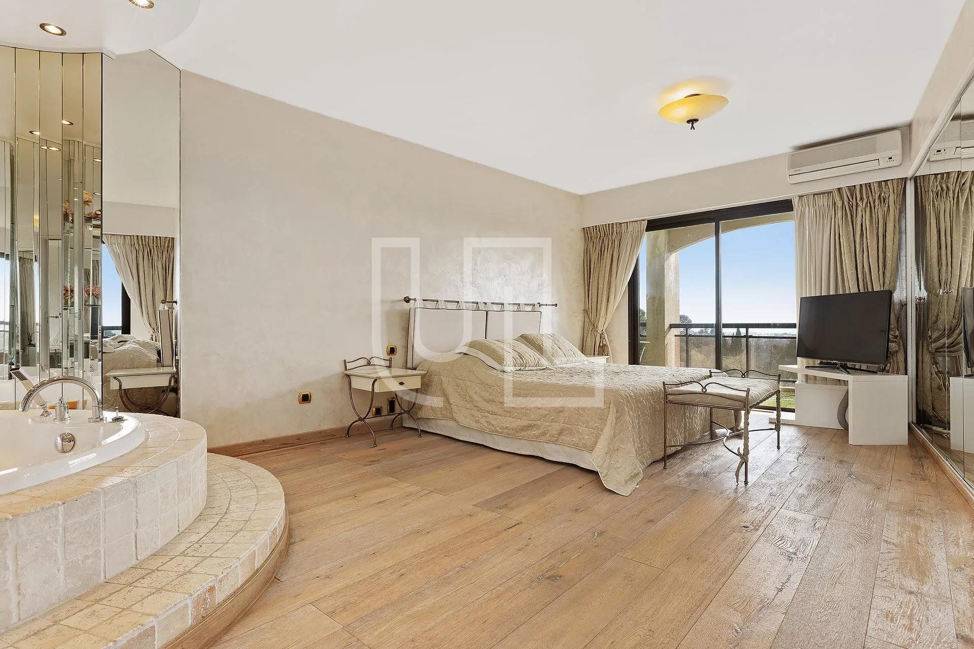 קוֹנדוֹמִינִיוֹן ב Mougins, Provence-Alpes-Cote d'Azur 10485900