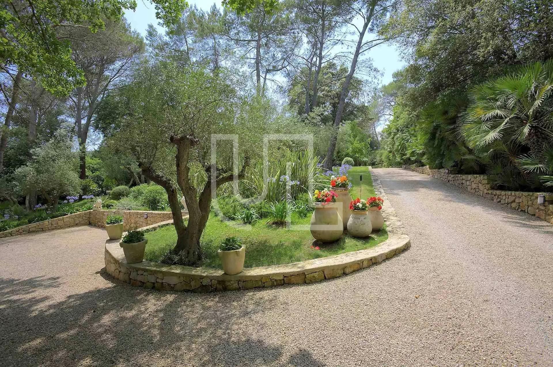 casa no Mougins, Provença-Alpes-Costa Azul 10485916