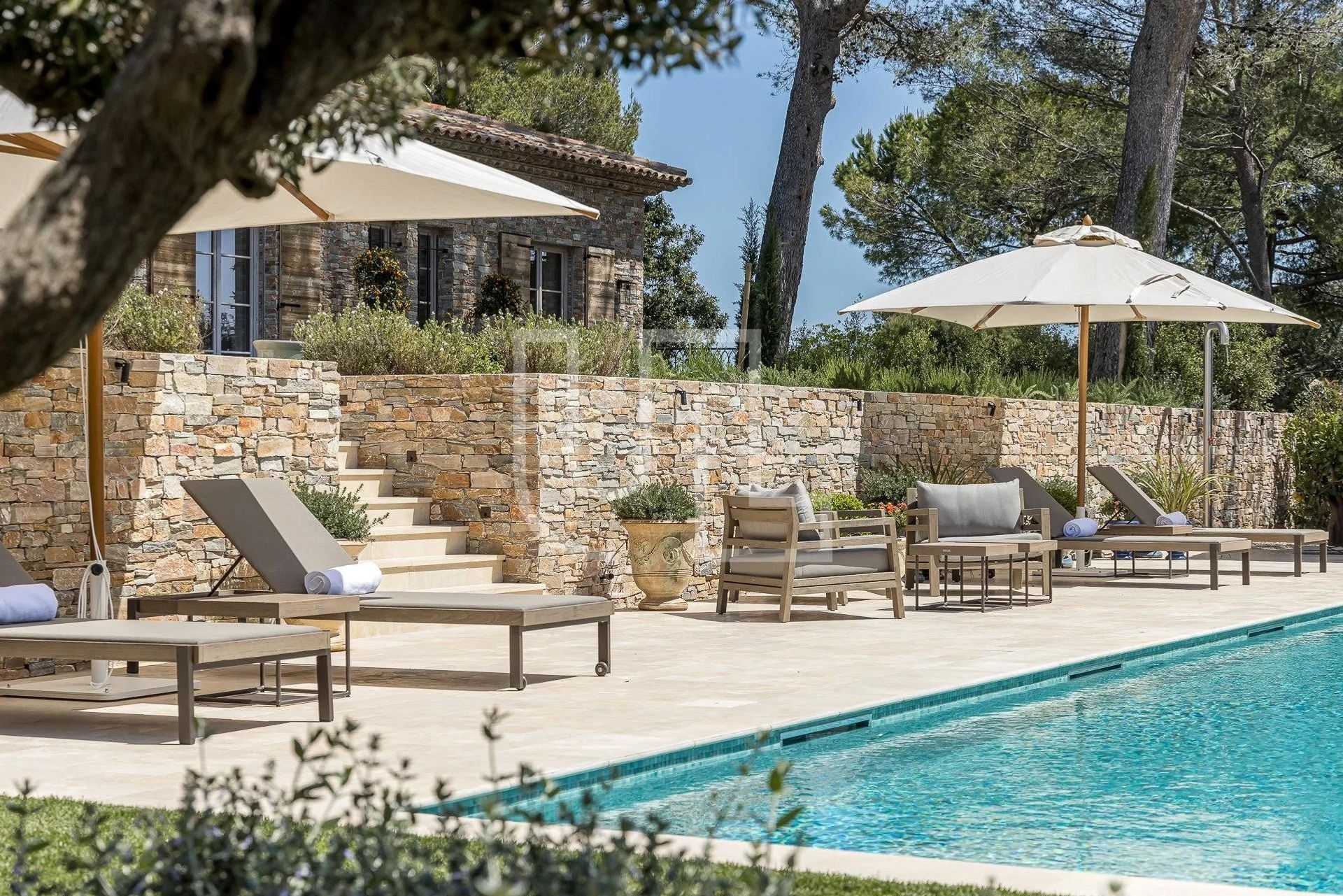 Haus im Mougins, Provence-Alpes-Côte d'Azur 10485936