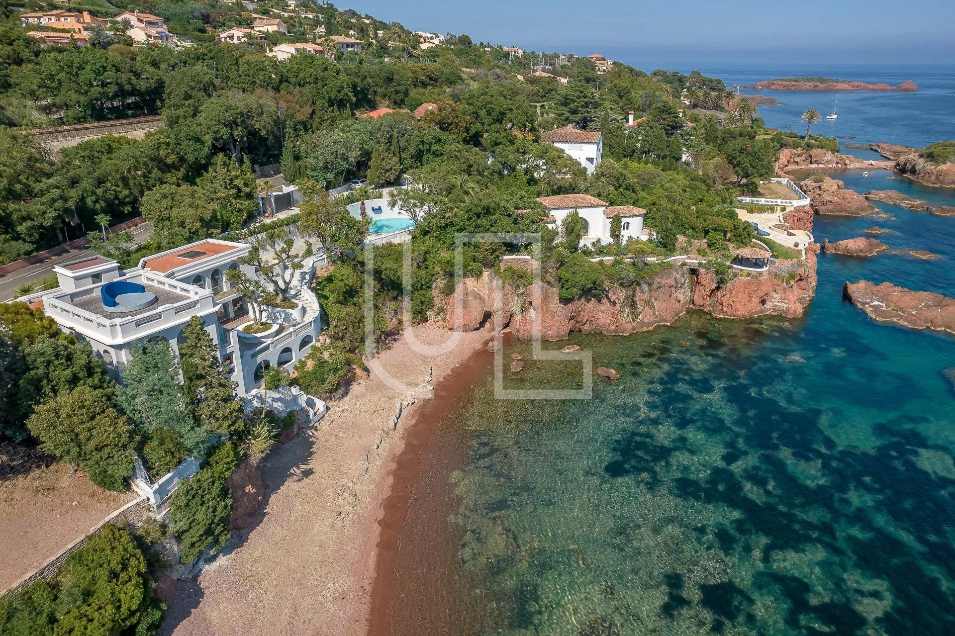 casa en Saint-Raphaël, Provence-Alpes-Côte d'Azur 10485966