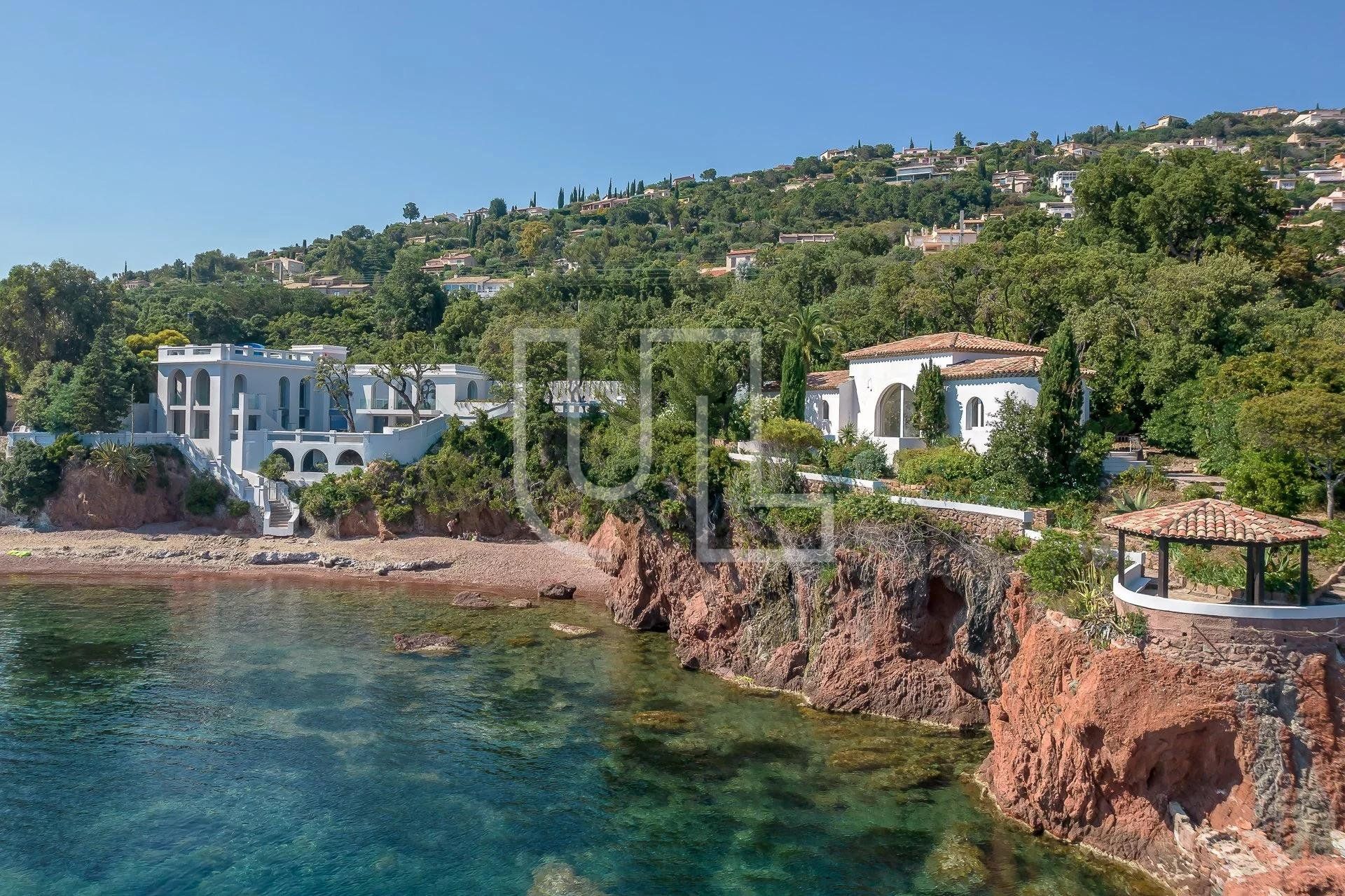 Будинок в Saint-Raphaël, Provence-Alpes-Côte d'Azur 10485966