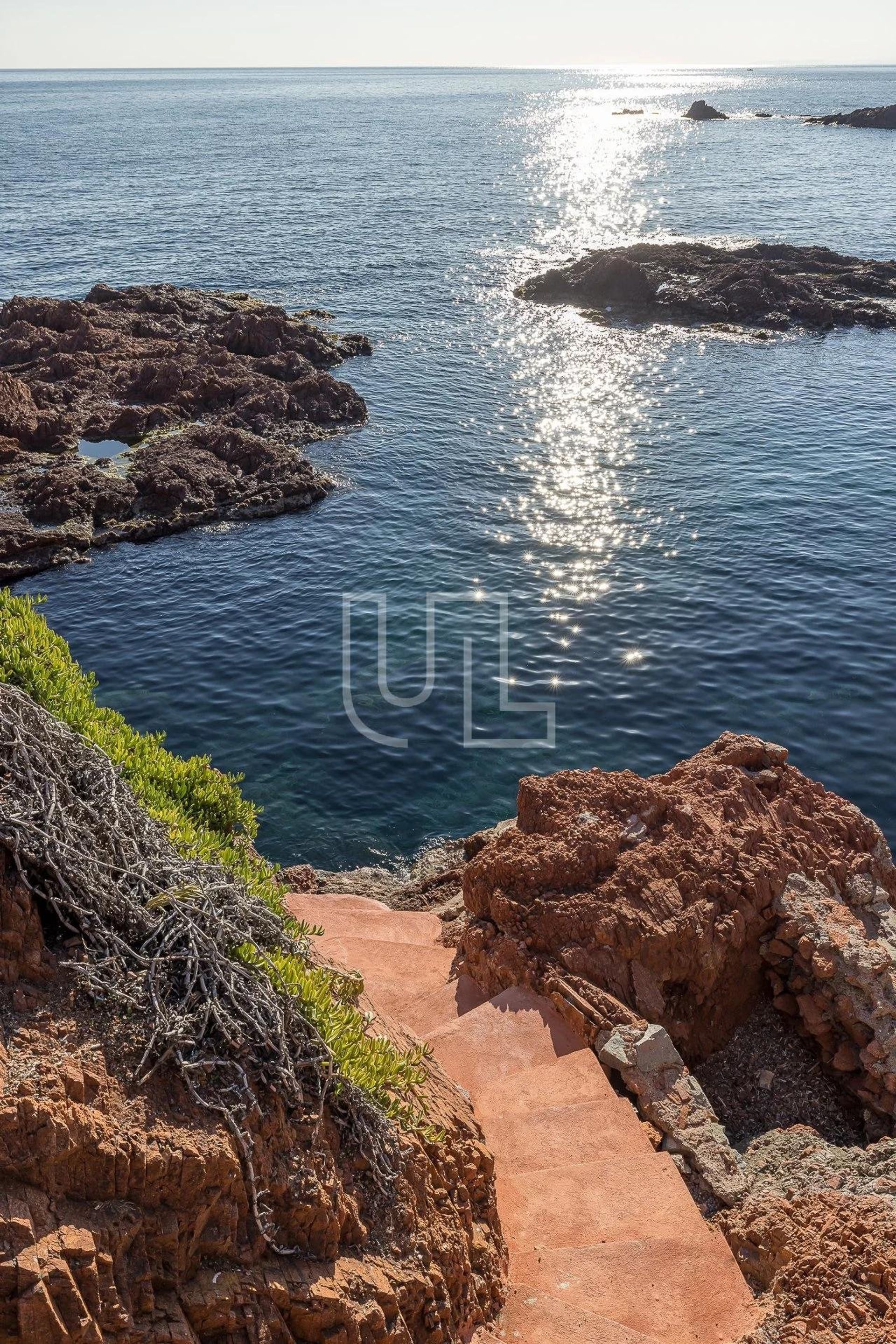 casa en Saint-Raphaël, Provence-Alpes-Côte d'Azur 10485966