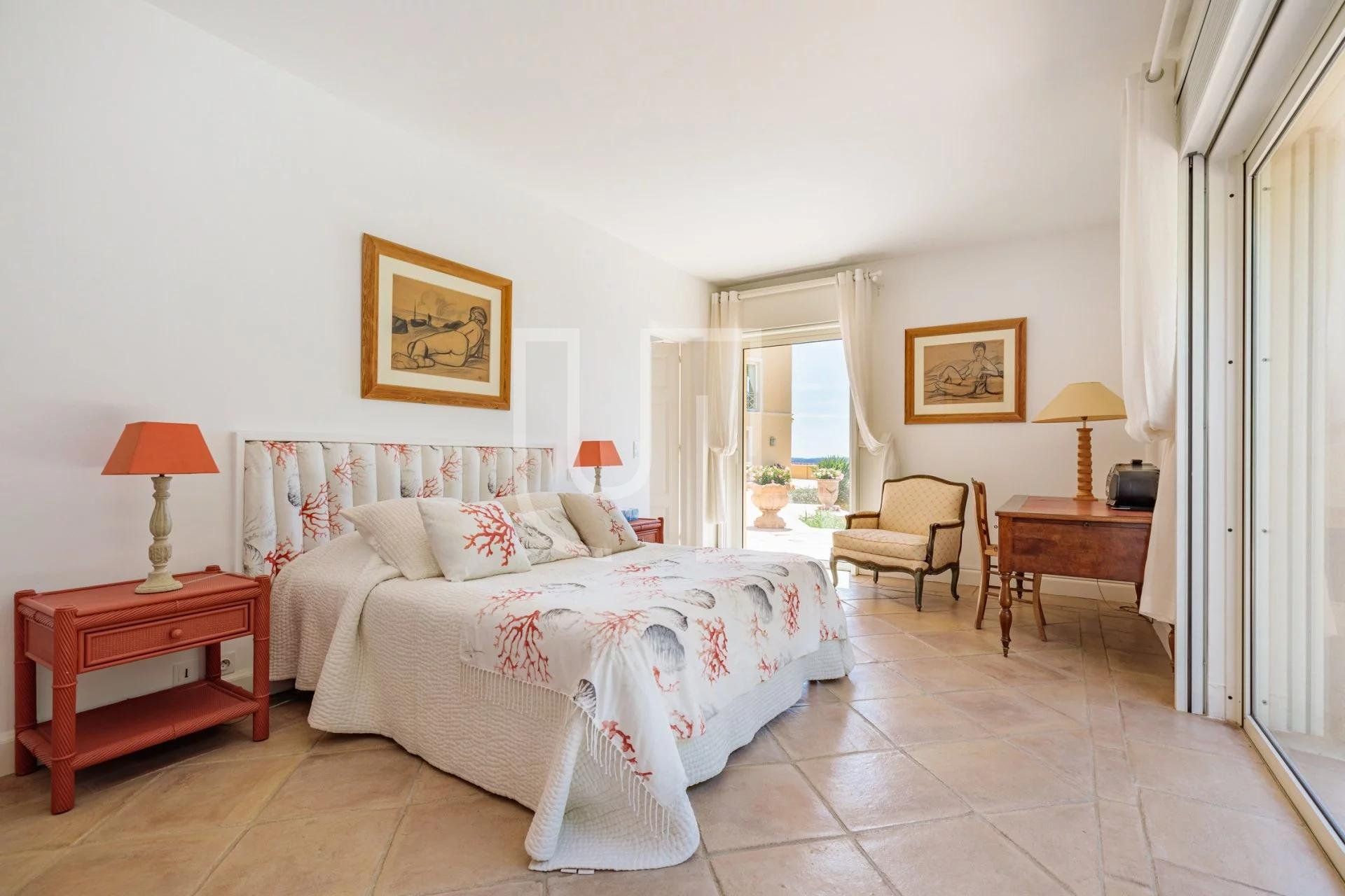 Hus i Grimaud, Provence-Alpes-Côte d'Azur 10485974