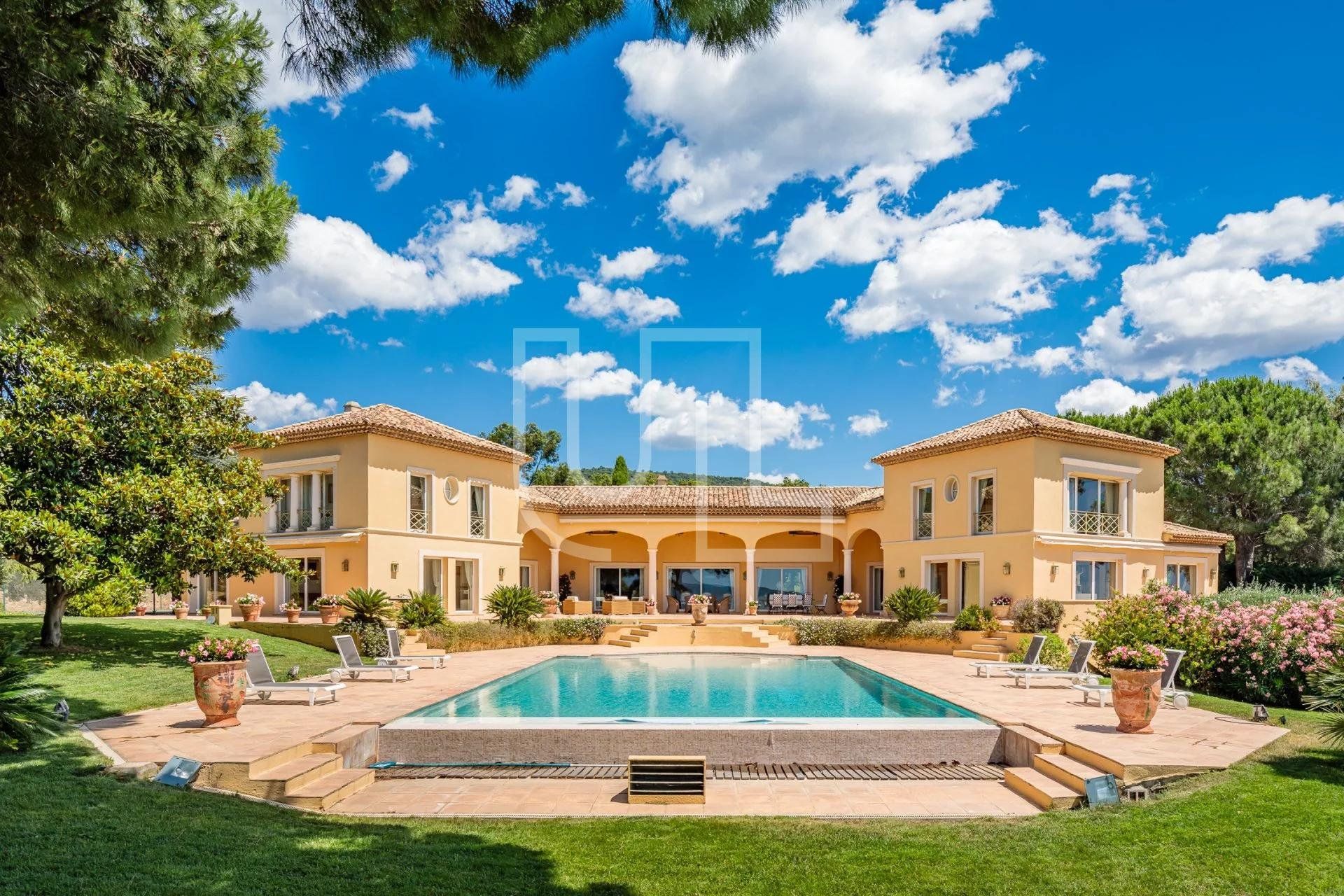 Talo sisään Grimaud, Provence-Alpes-Côte d'Azur 10485974