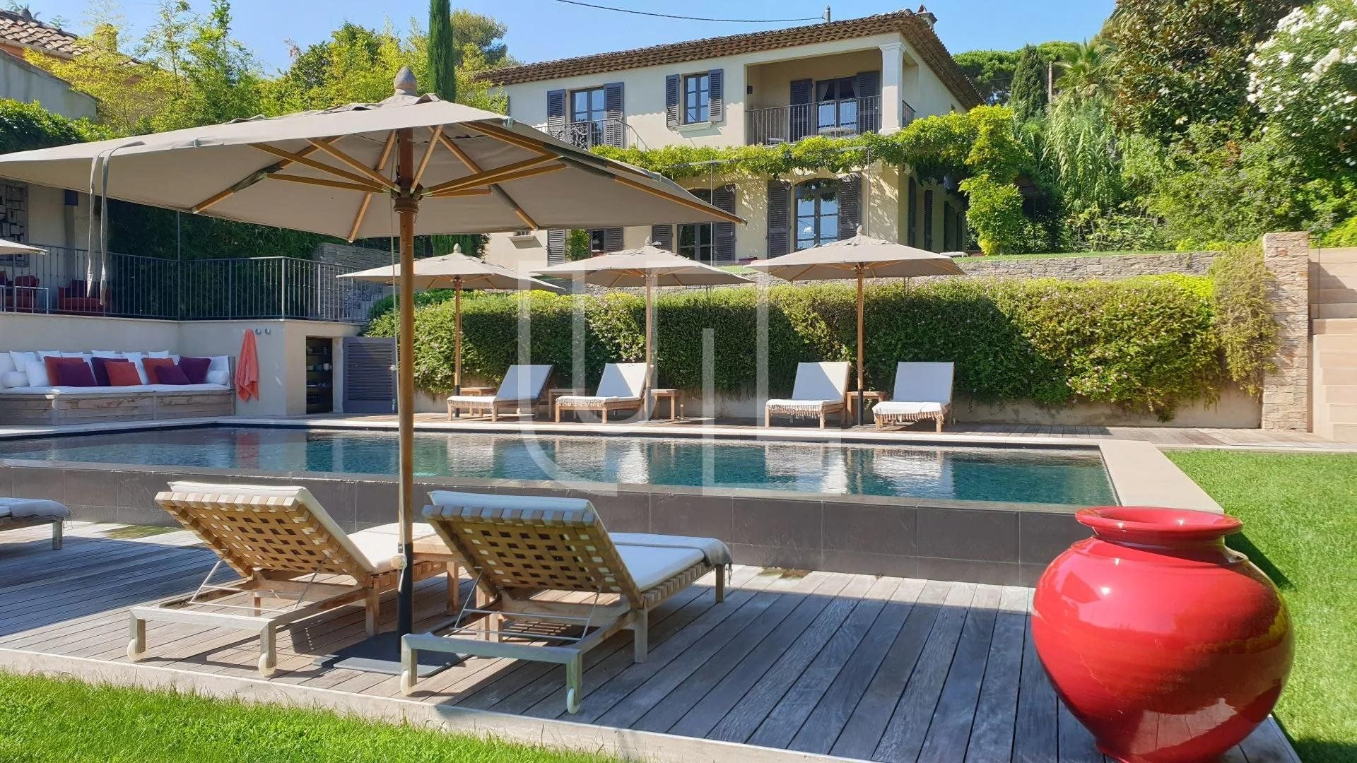 casa no Saint-Tropez, Provence-Alpes-Côte d'Azur 10486001