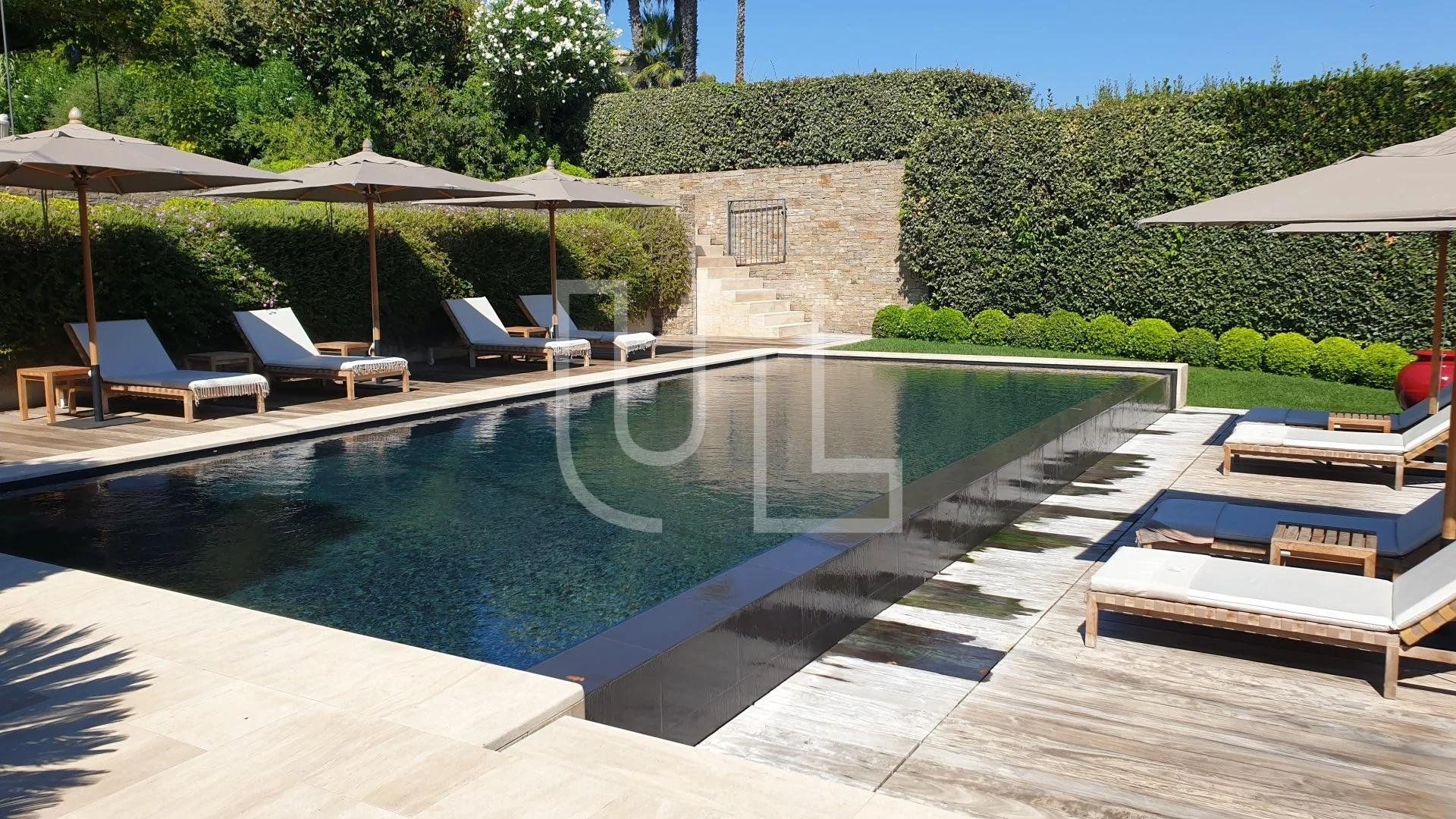 casa no Saint-Tropez, Provence-Alpes-Côte d'Azur 10486001