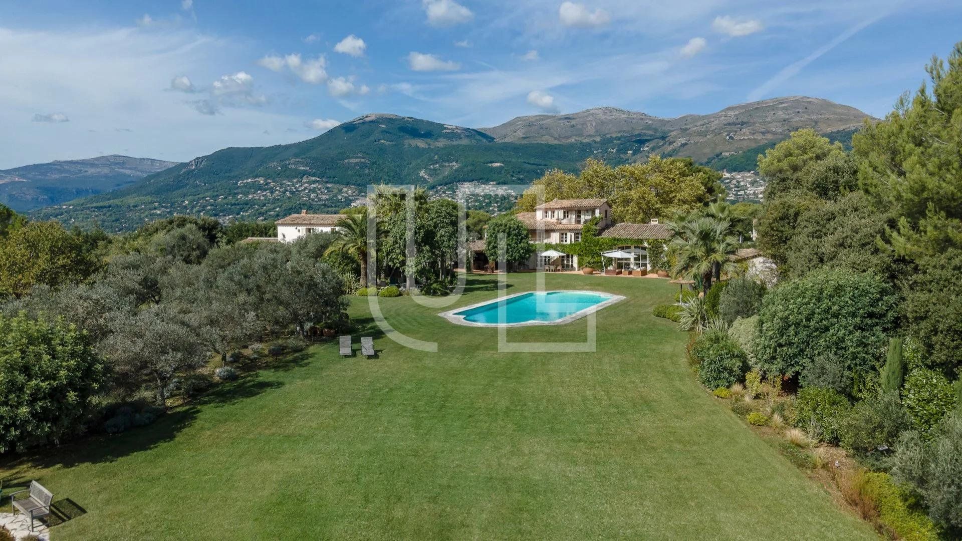 Rumah di Saint-Paul-de-Vence, Provence-Alpes-Côte d'Azur 10486011