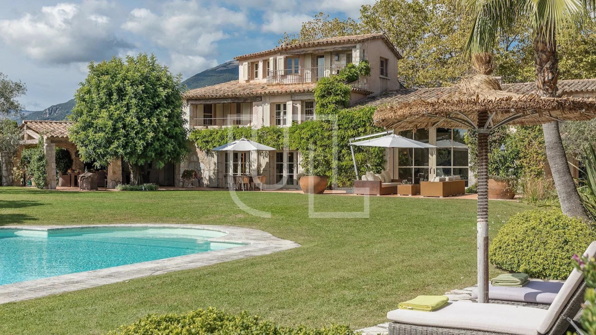 casa no Saint-Paul-de-Vence, Provence-Alpes-Côte d'Azur 10486011