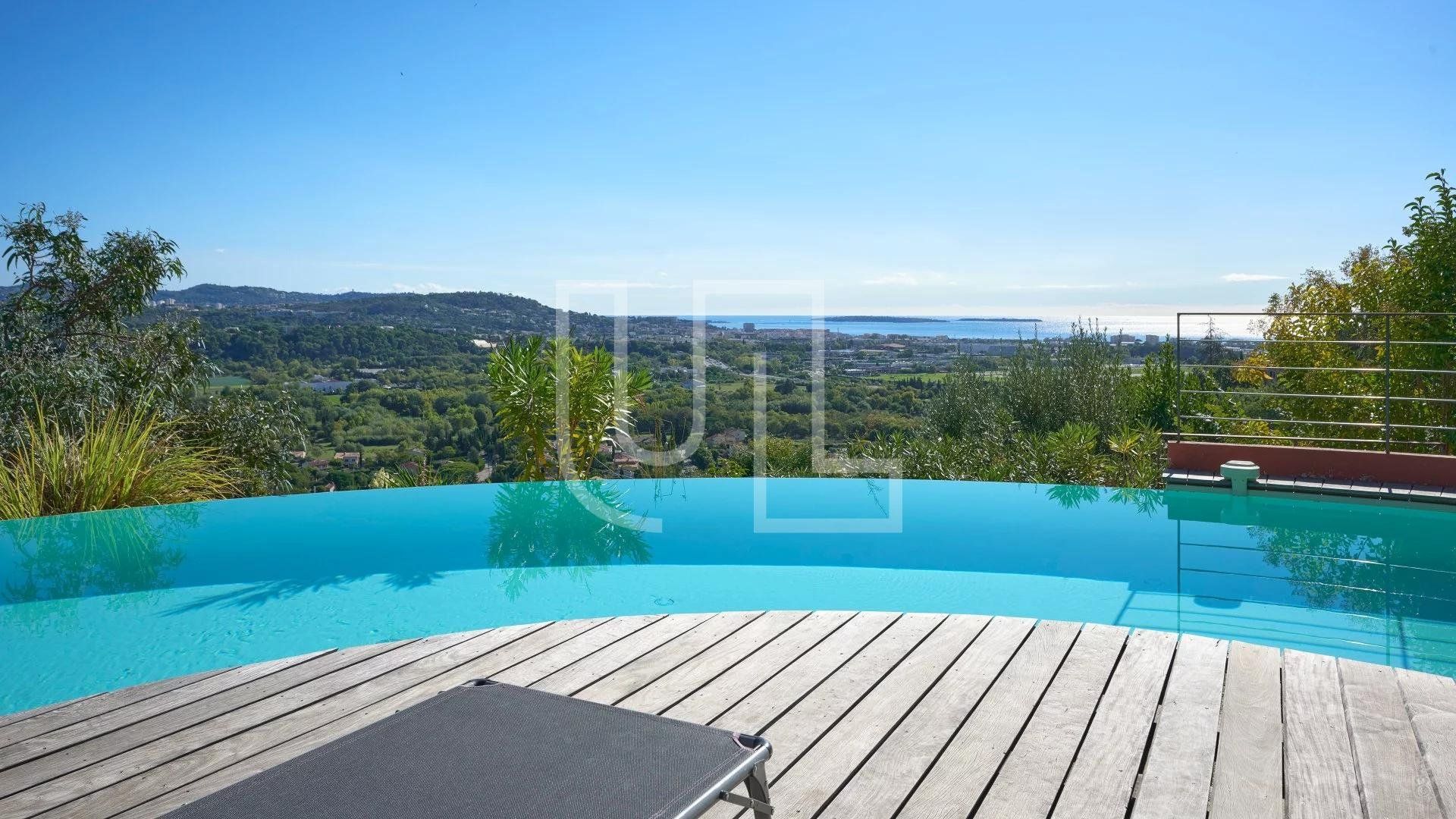 Casa nel Mandelieu-la-Napoule, Provence-Alpes-Côte d'Azur 10486020