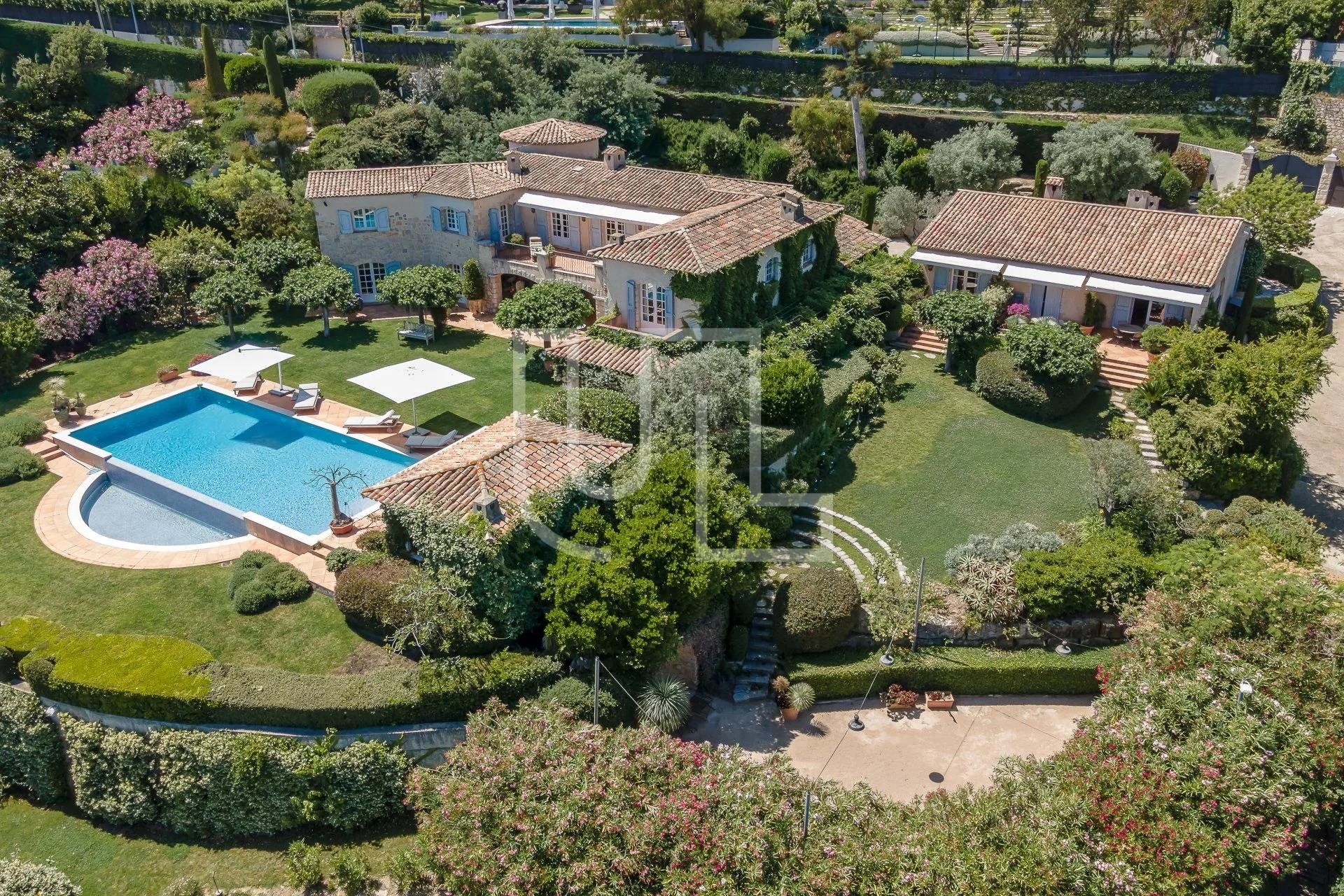 rumah dalam Cannes, Provence-Alpes-Côte d'Azur 10486060