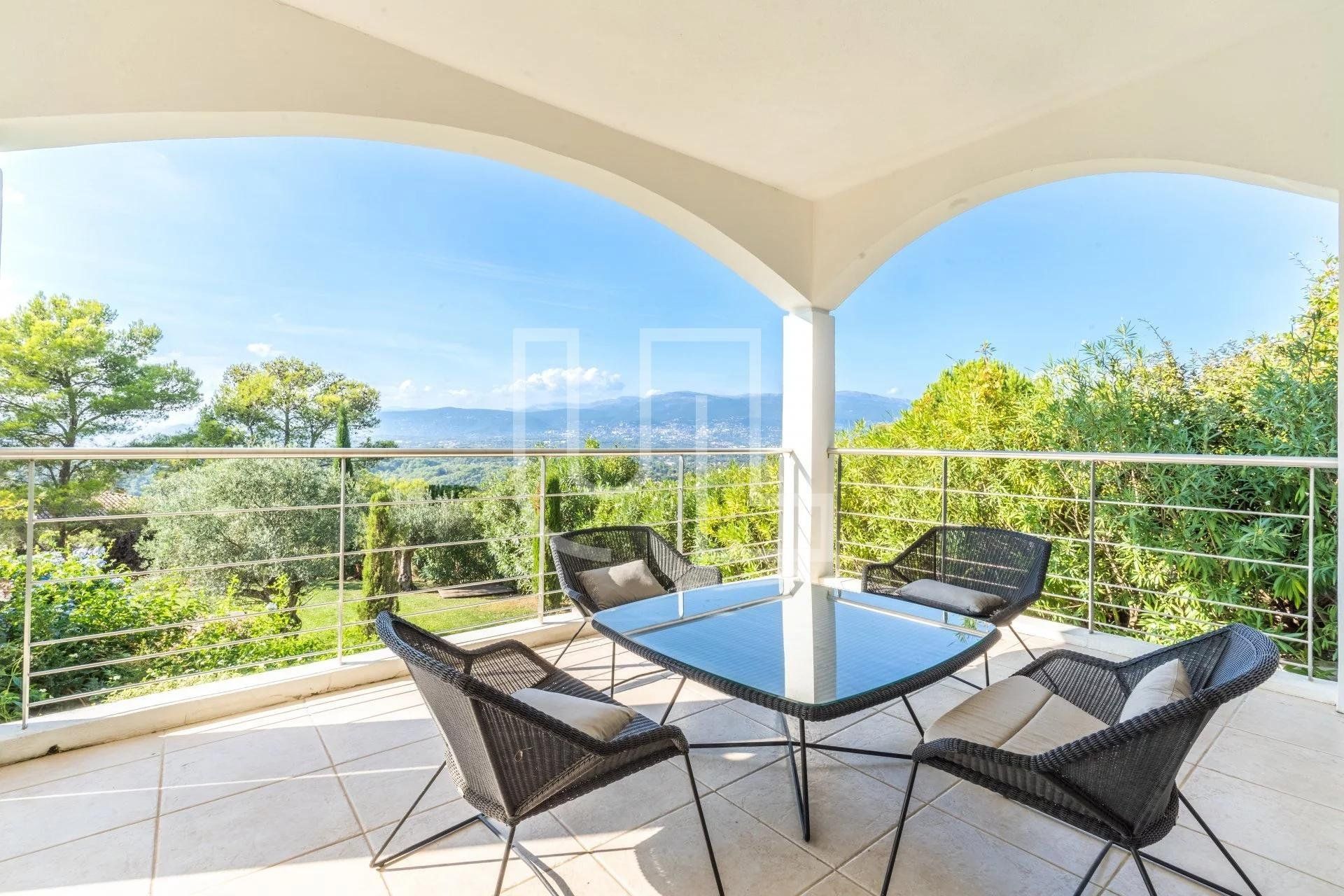 rumah dalam Mougins, Provence-Alpes-Côte d'Azur 10486120