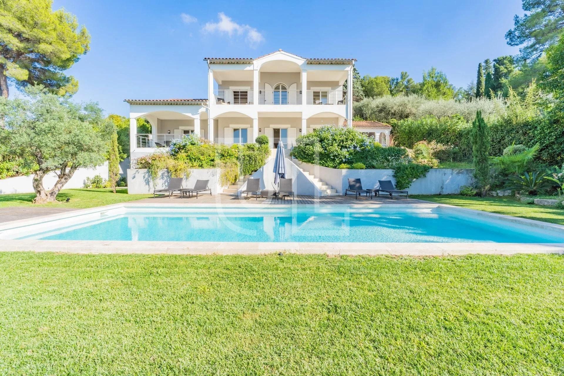 rumah dalam Mougins, Provence-Alpes-Côte d'Azur 10486120