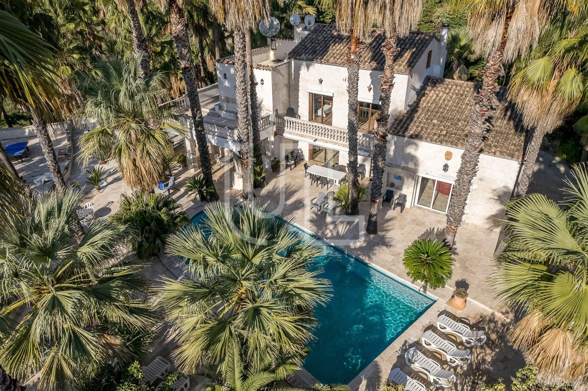 Hus i Biot, Provence-Alpes-Côte d'Azur 10486121