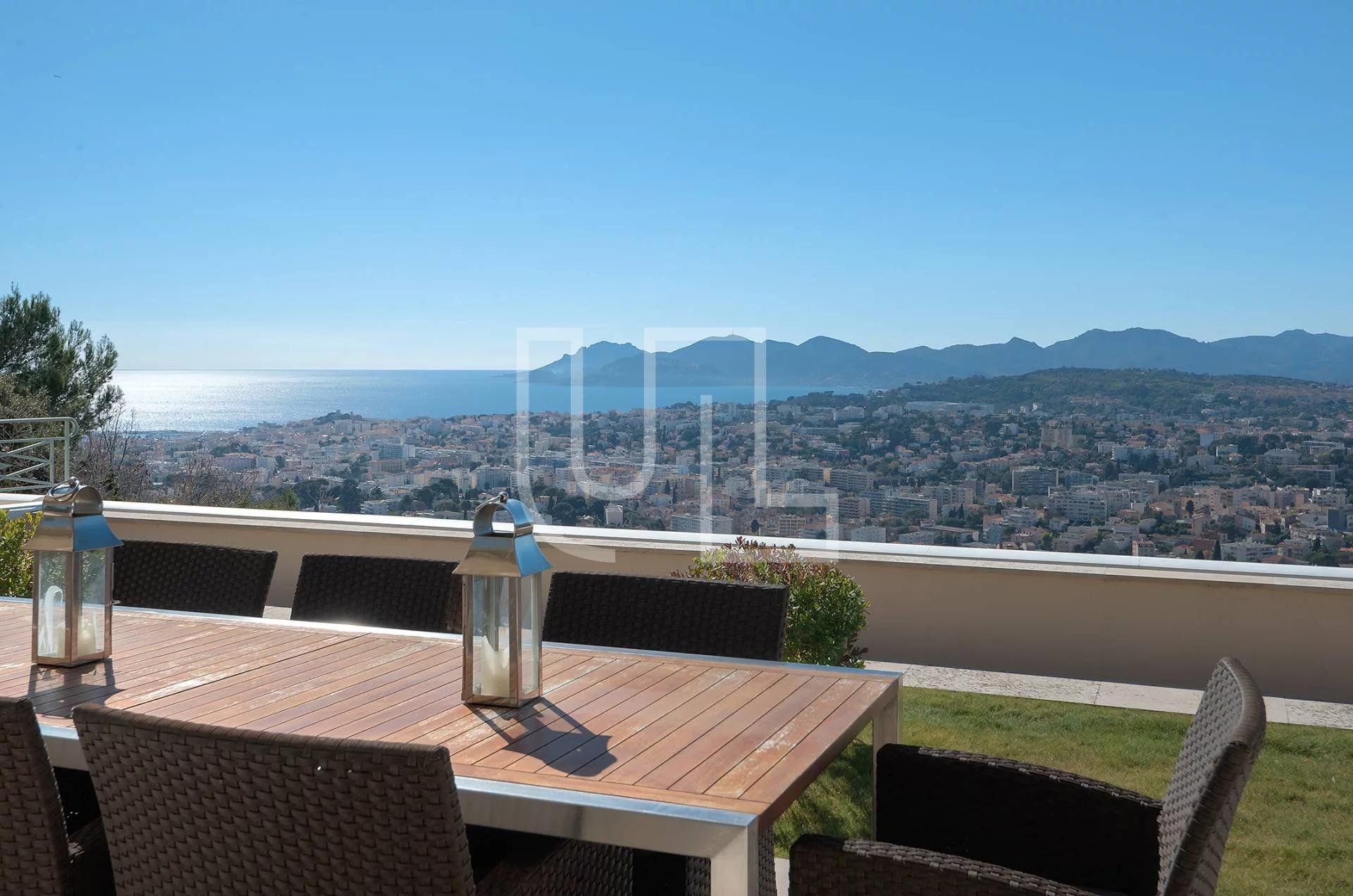 Hus i Le Cannet, Provence-Alpes-Cote d'Azur 10486162