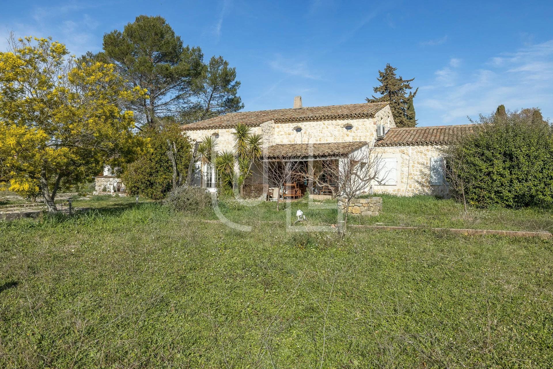 Hus i Mouans-Sartoux, Provence-Alpes-Côte d'Azur 10486191